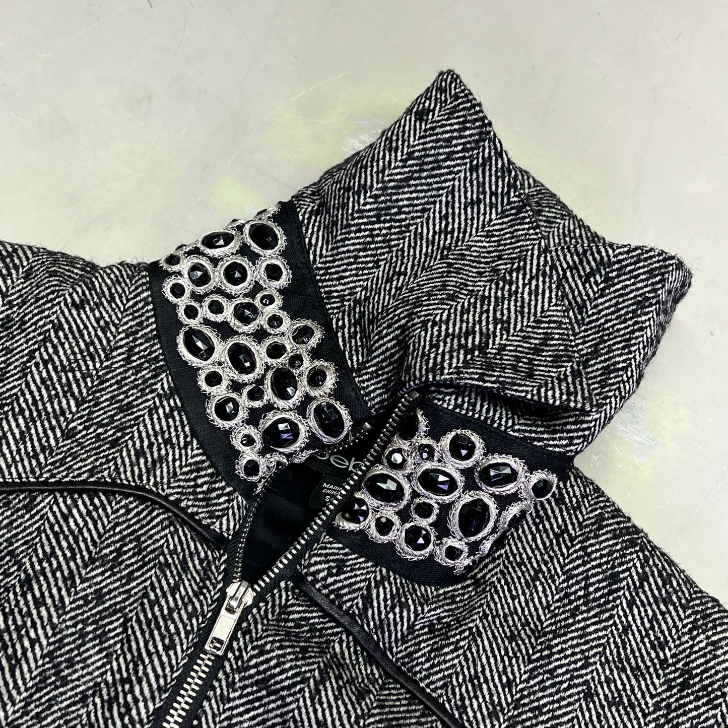 BEBE Under Collar Bling Cropped Wool Sweater Leather Trim Women's Sz S Black