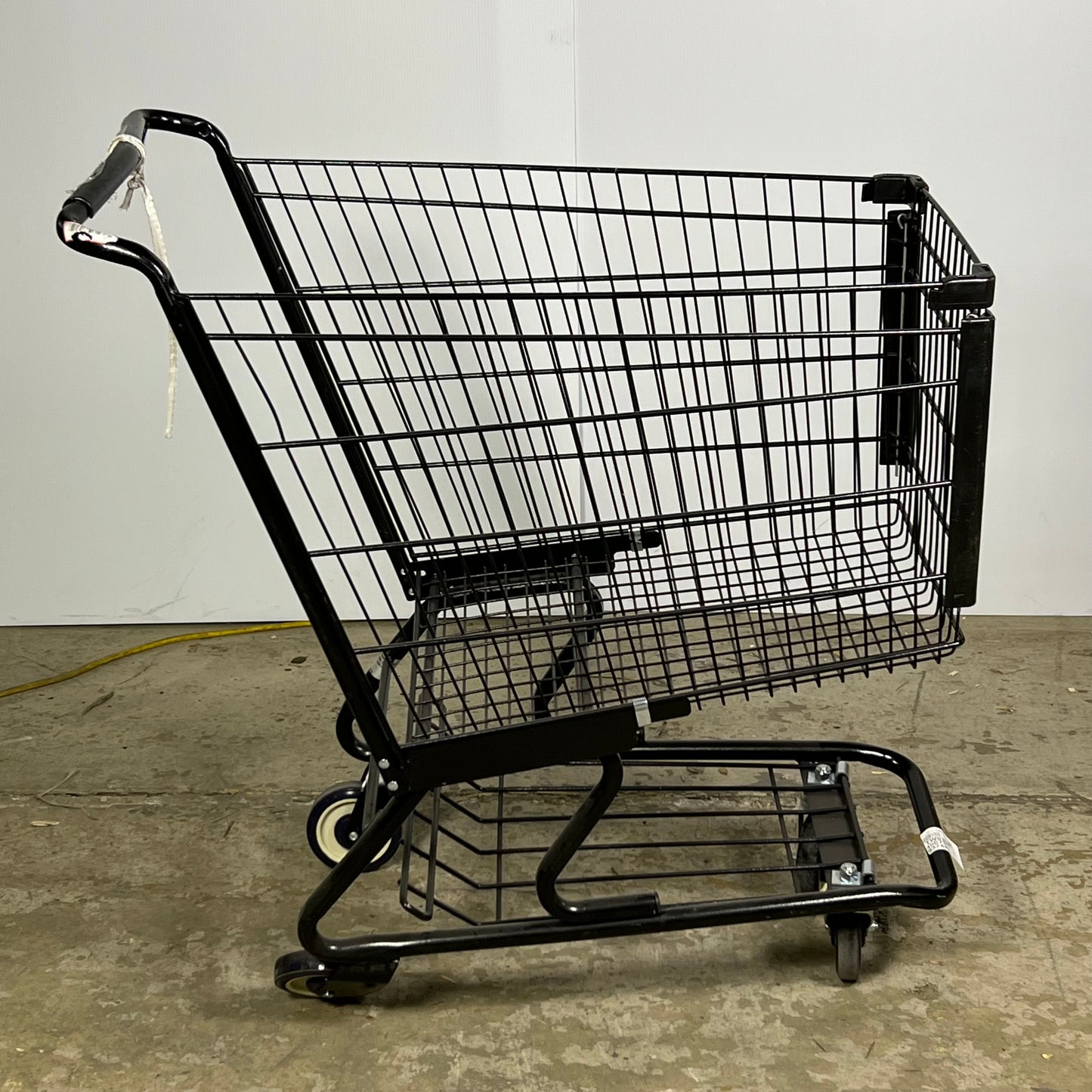 ZA@ BROWNS VALLEY MARKET Grocery Cart ASTM-F2372 Sz 40"H X 34"L X 17"W (AS-IS, Damage)