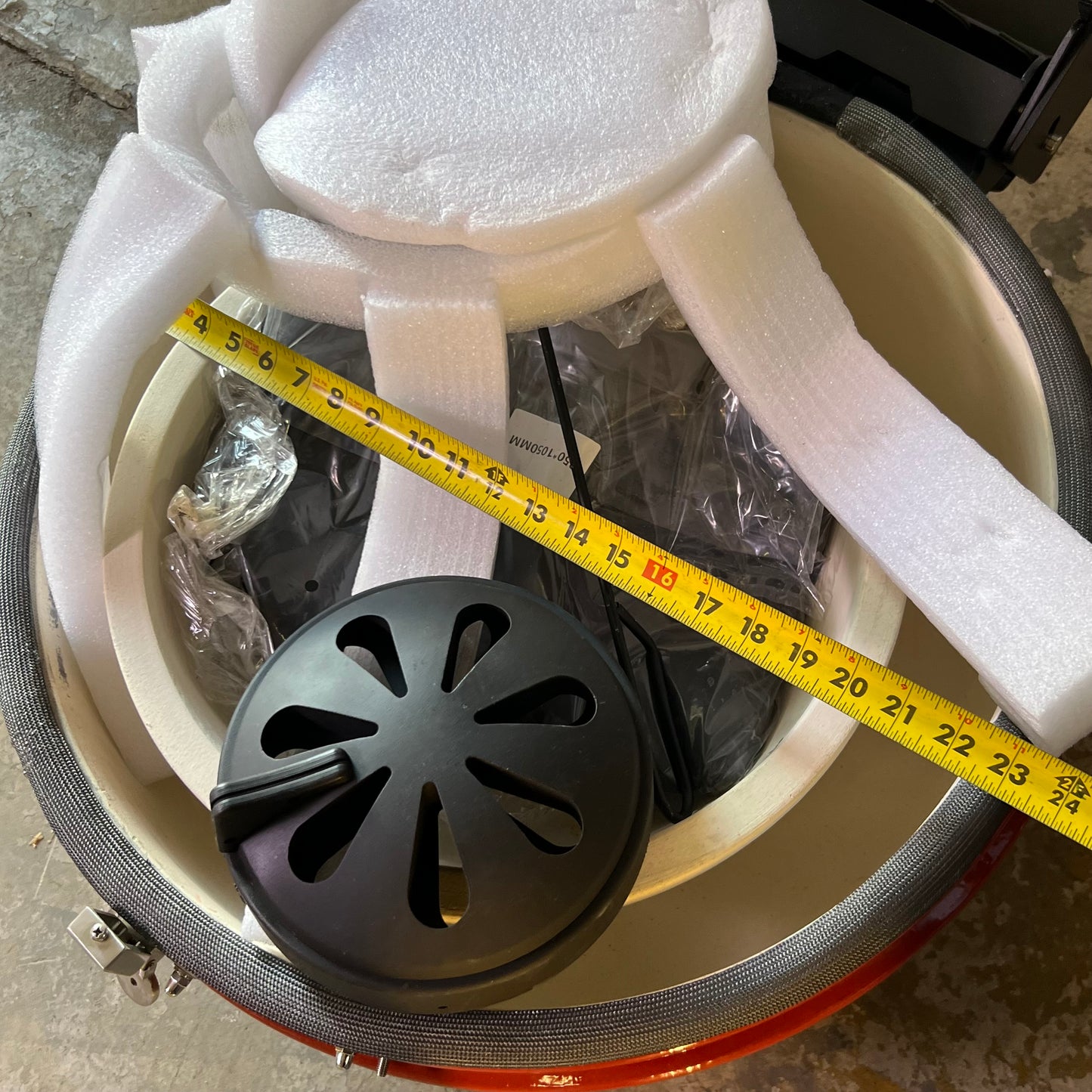 ZA@ Pallet of KALAMERA Ceramic Grill Sz 24" Kamado (AS-IS, Missing Lid)