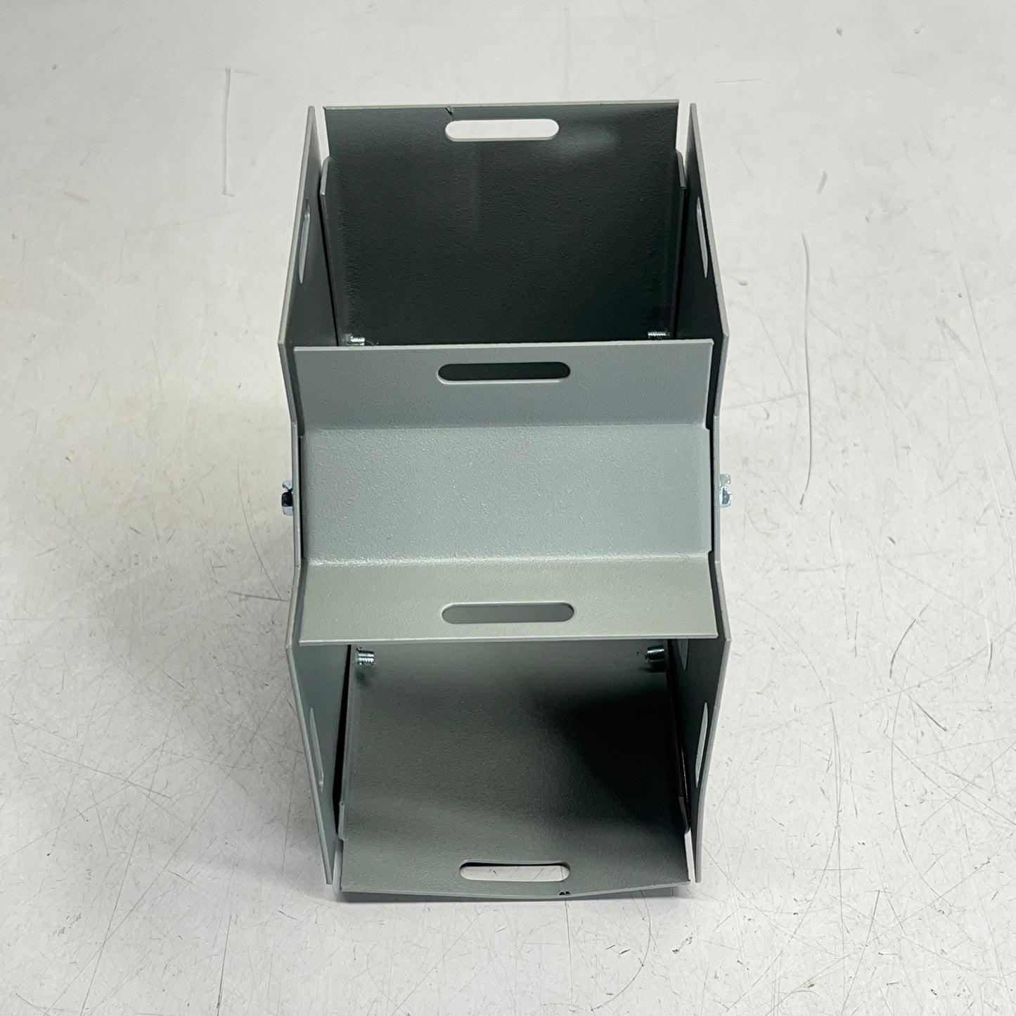 HUBBELL WIEGMANN  Hinged Cover 4x4 Carbon Steel 90 Degree Elbow Gray L040490