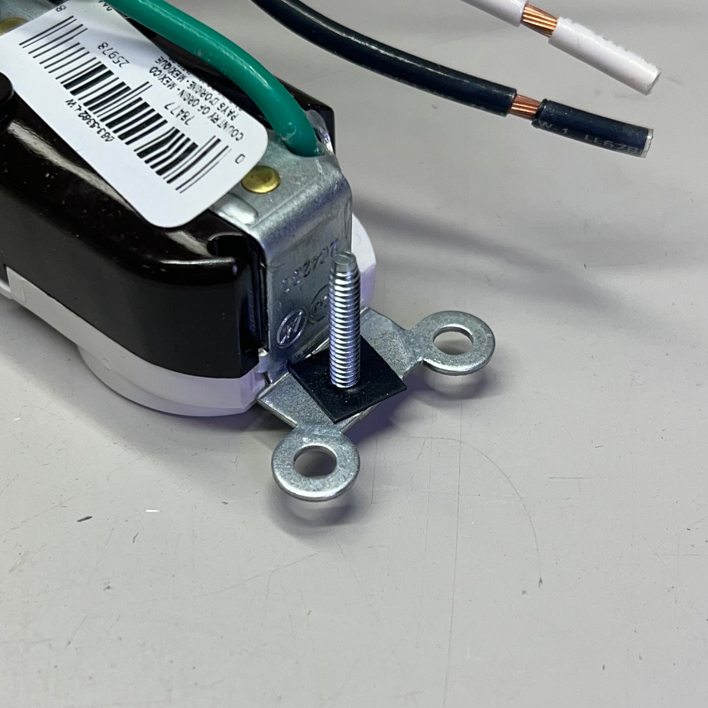 LEVITON (2 PACK) Duplex Receptacle/Outlet Industrial Grade 20 Amp White 5362-LW