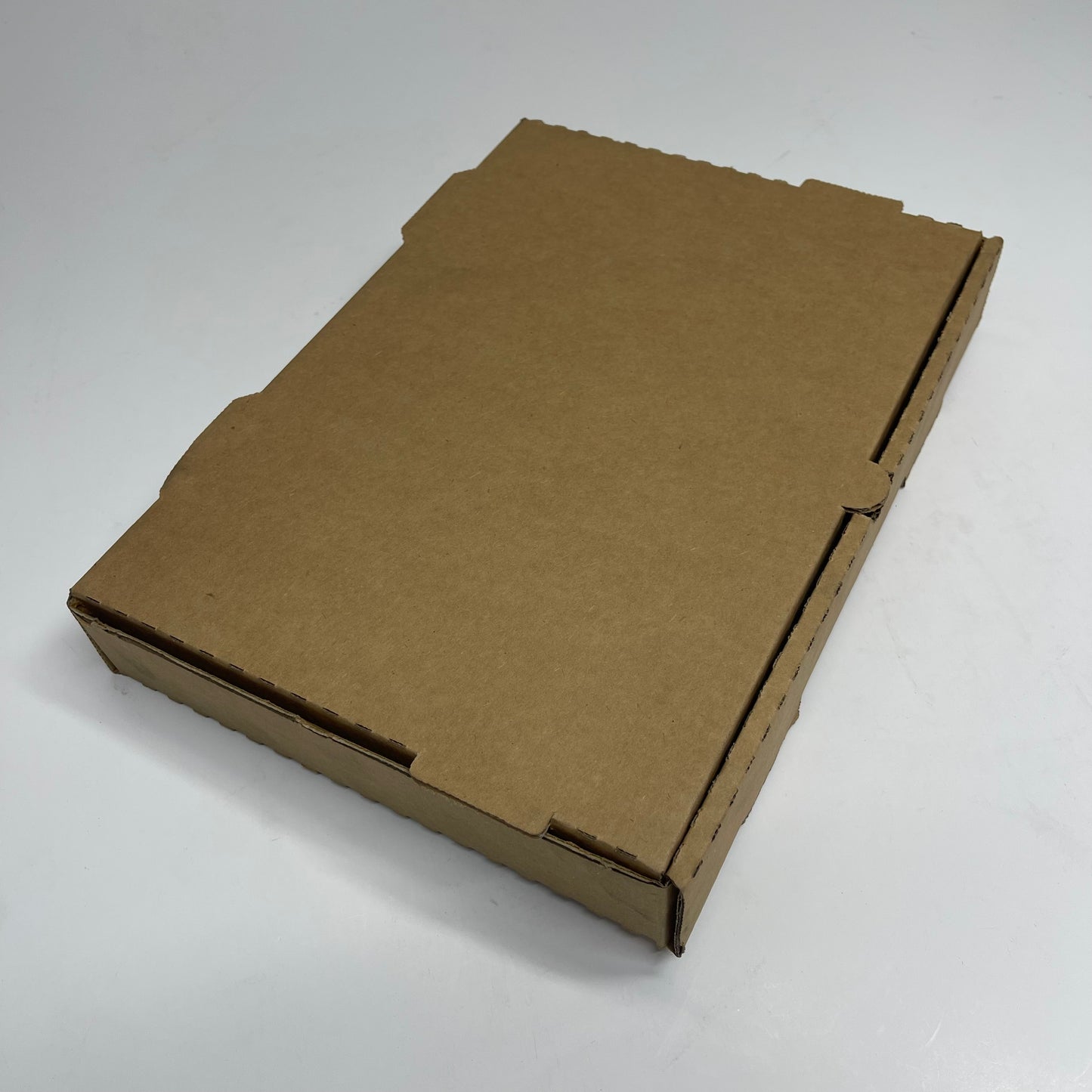ZA@ Pallet of MIXED Flat Corrugated Cardboard Boxes 13”x10”x2” (AS-IS)