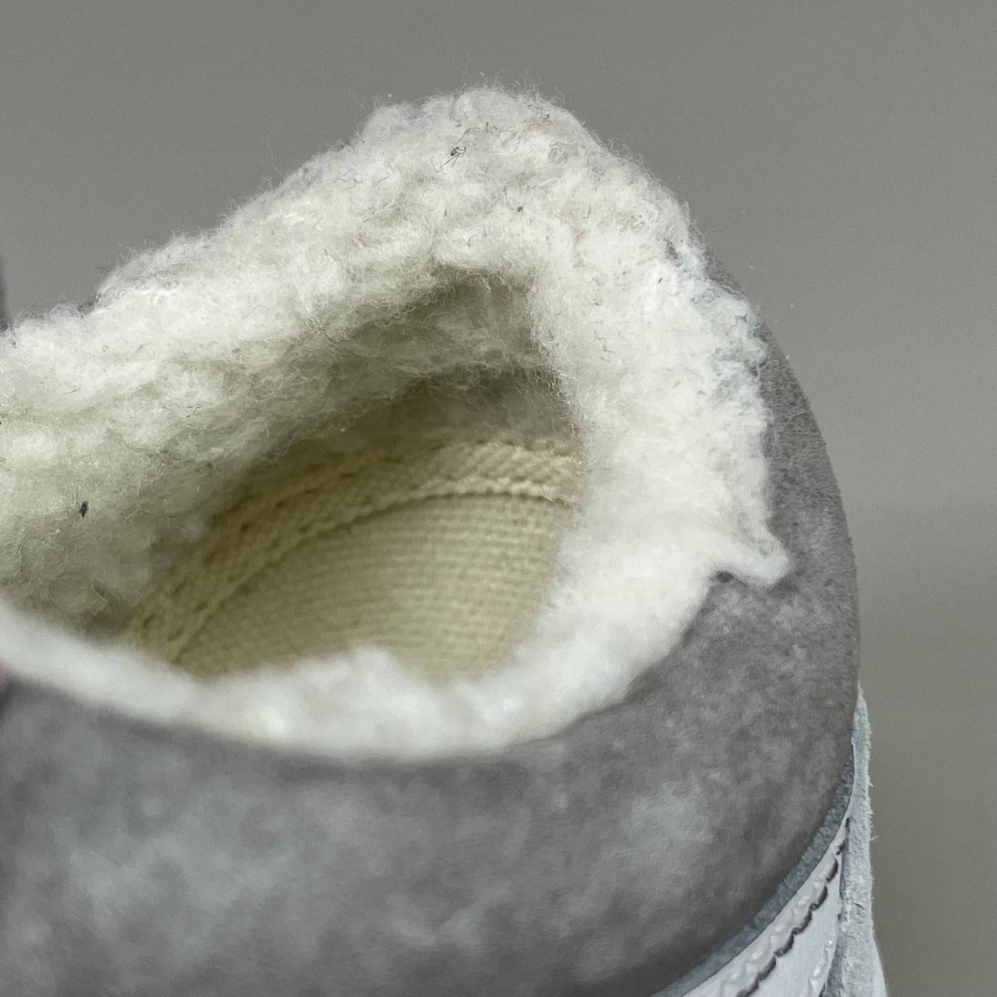 VANS Old Skool Leather & Pig Suede Sherpa Sneakers Womens 5.5 Mens 4.0 Pink Grey