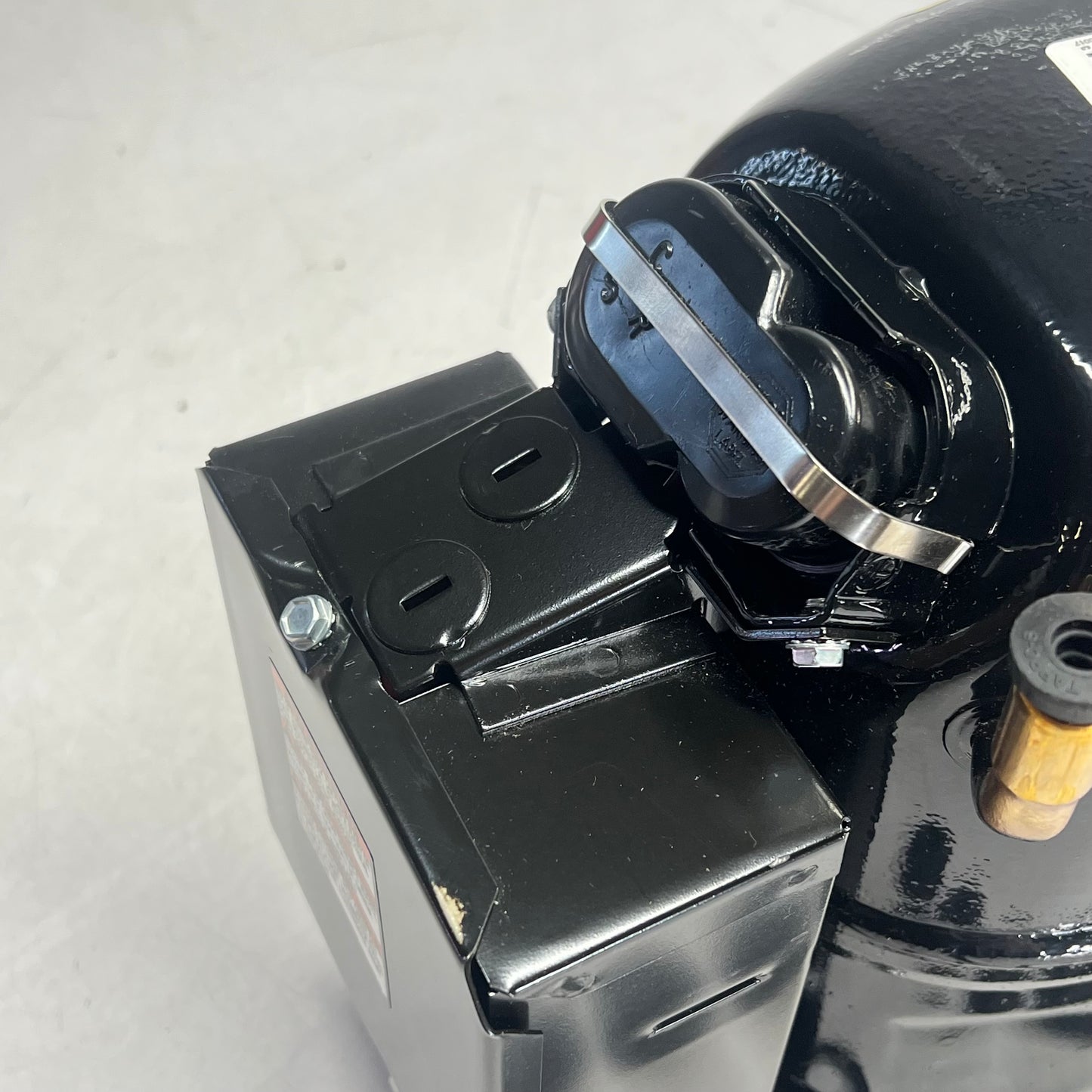 TECUMSEH Hermetic Refrigeration Compressor 3/4 HP Black AJ2ZM1AF643J70