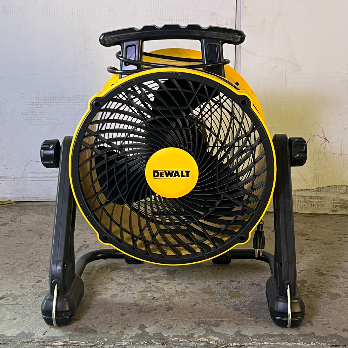 DEWALT 16" High Velocity Shop Fan 3-Speed 360-Degree Tilt - Yellow DXF1616 (Customer Return)
