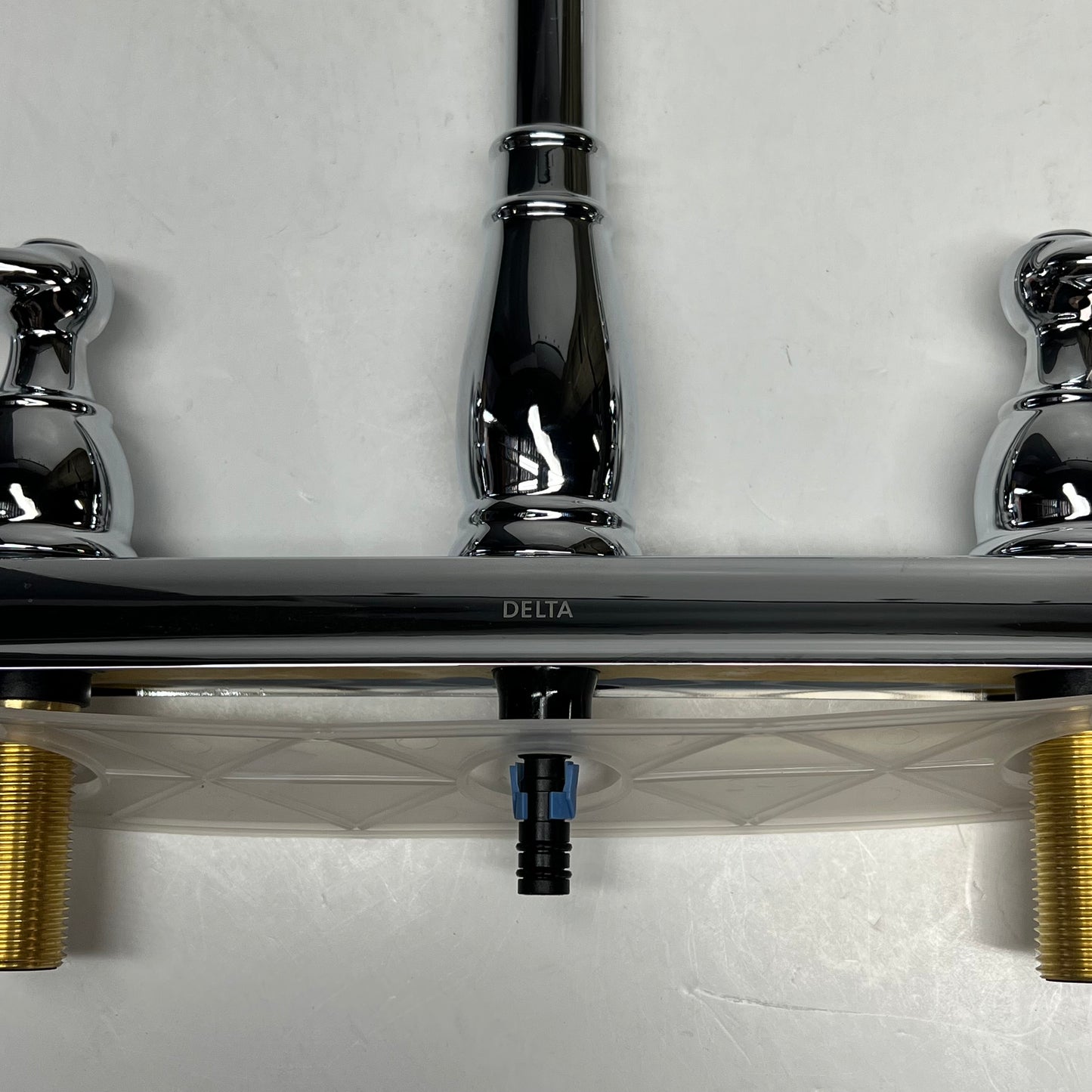 DELTA  Windemere Kitchen Faucet W/ Side Spray 1.8 (GPM) Chrome 21996LF