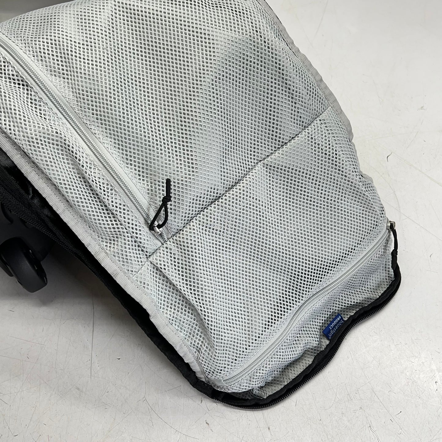 OSPREY Sojourn Shuttle Bag Rolling Duffel Tough Handle 45L Cap Black 10005387