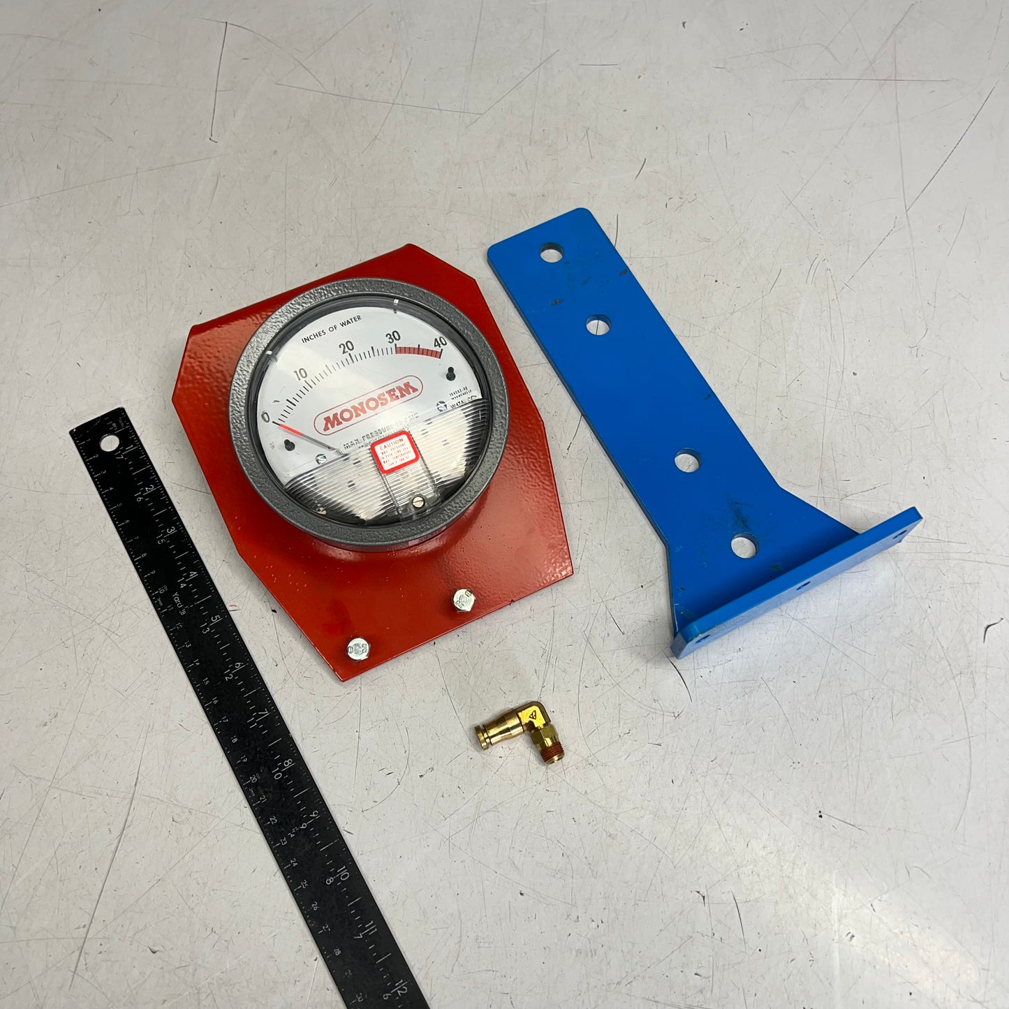 MONOSEM Pressure Gauge Kit 15 PSIG Max Pressure 55DB-C6BF-A7N1-3MFR (Used)