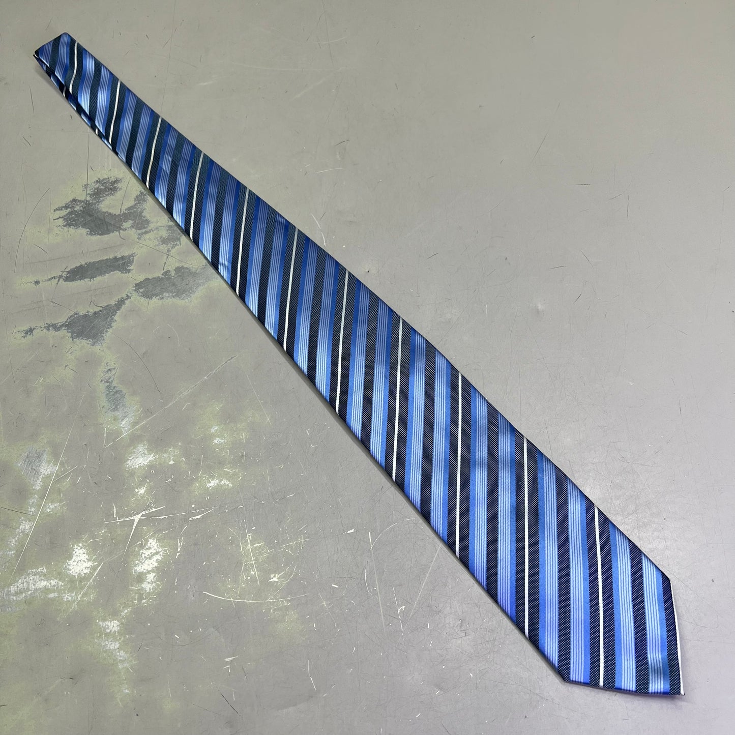 ALEXANDER JULIAN COLOURS Slanted Formal Pattern Tie 60" Blue/White (Pre-Owned)