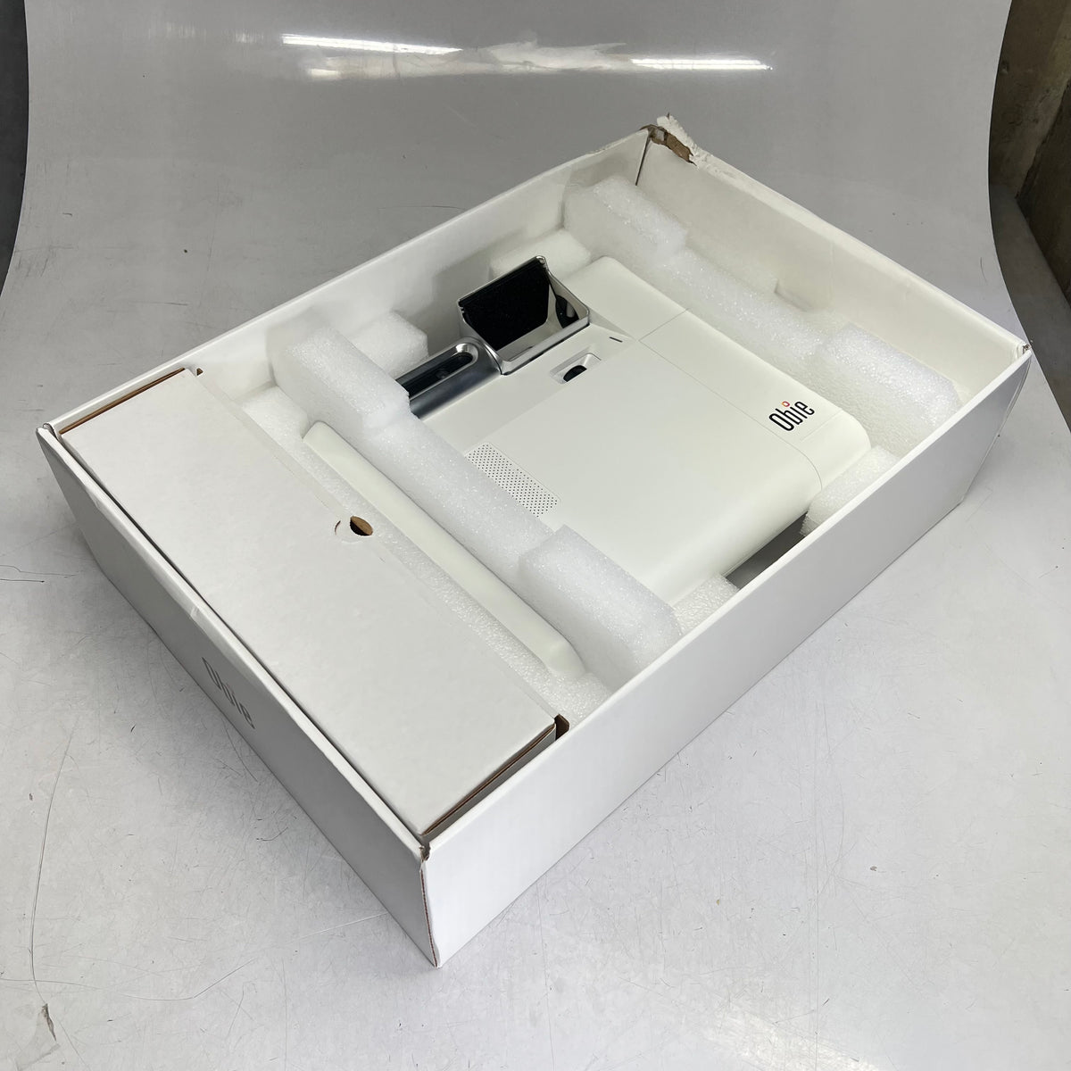 EYECLICK Obie Interactive Projector Table Top Project 100-240 VAC TX2-RTL8723BS