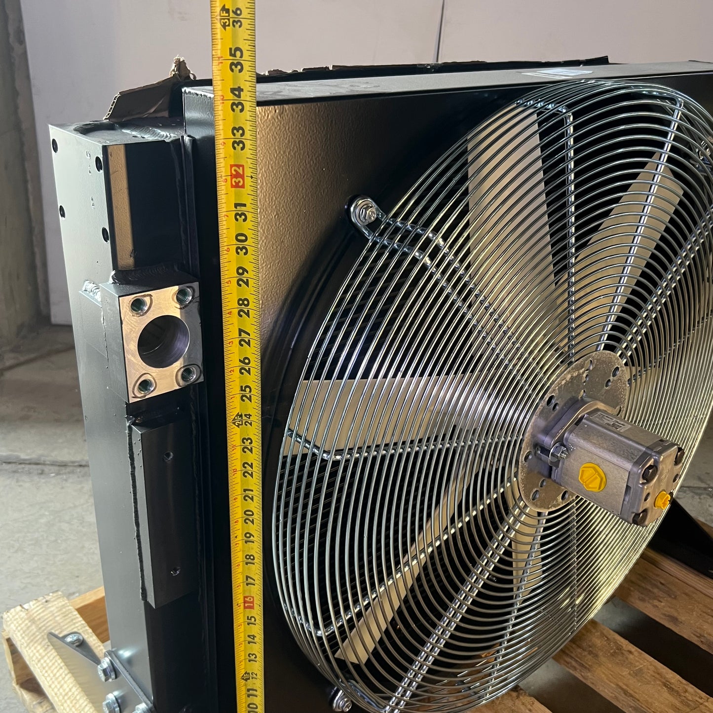 AKG Oil Cooler W/hydraulic Motor 377 Psi 37"L x 10"W x 34"H Black AUJC7 (New Other, Minor Cosmetic Damage)
