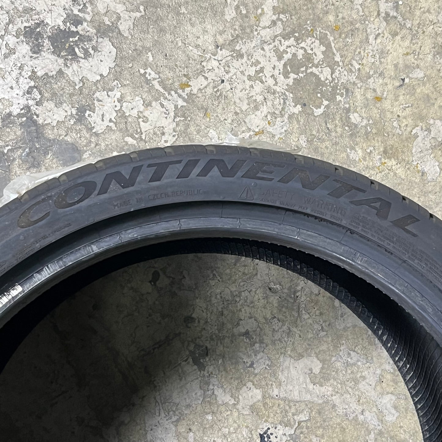 CONTINENTAL SportPlus Tire Sz 285/30ZR19 98Y XL (Used)