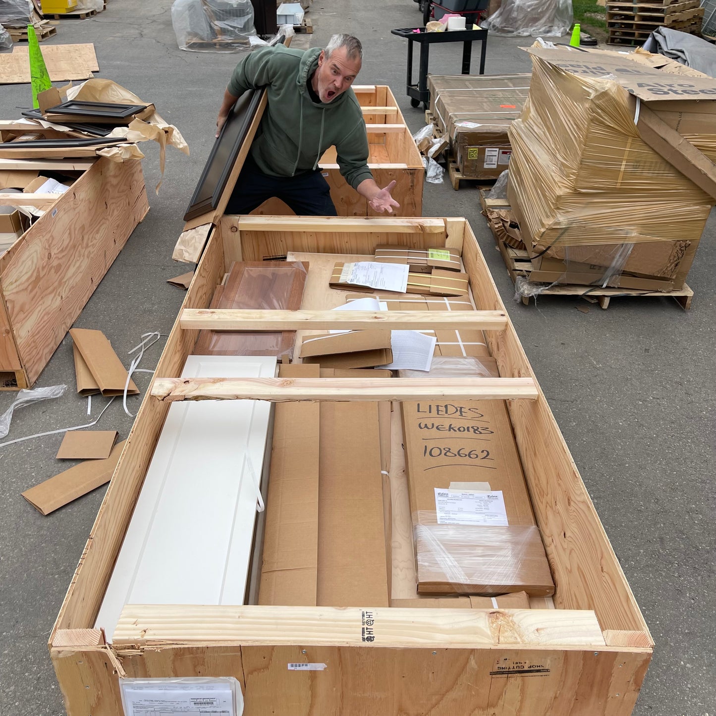 ZA@ Pallet of REBORN CABINETS Pressed Wood Cabinetry Parts Black, White, Walnut (AS-IS)