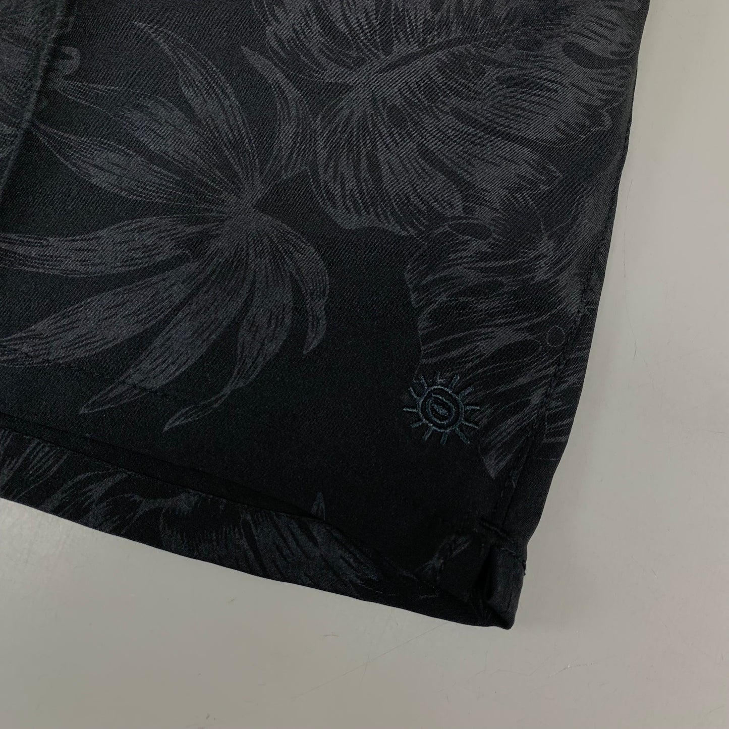 RAYA SUN Stretch Swim Style Shorts W/ Flower Design Women's 2X Black/Gray