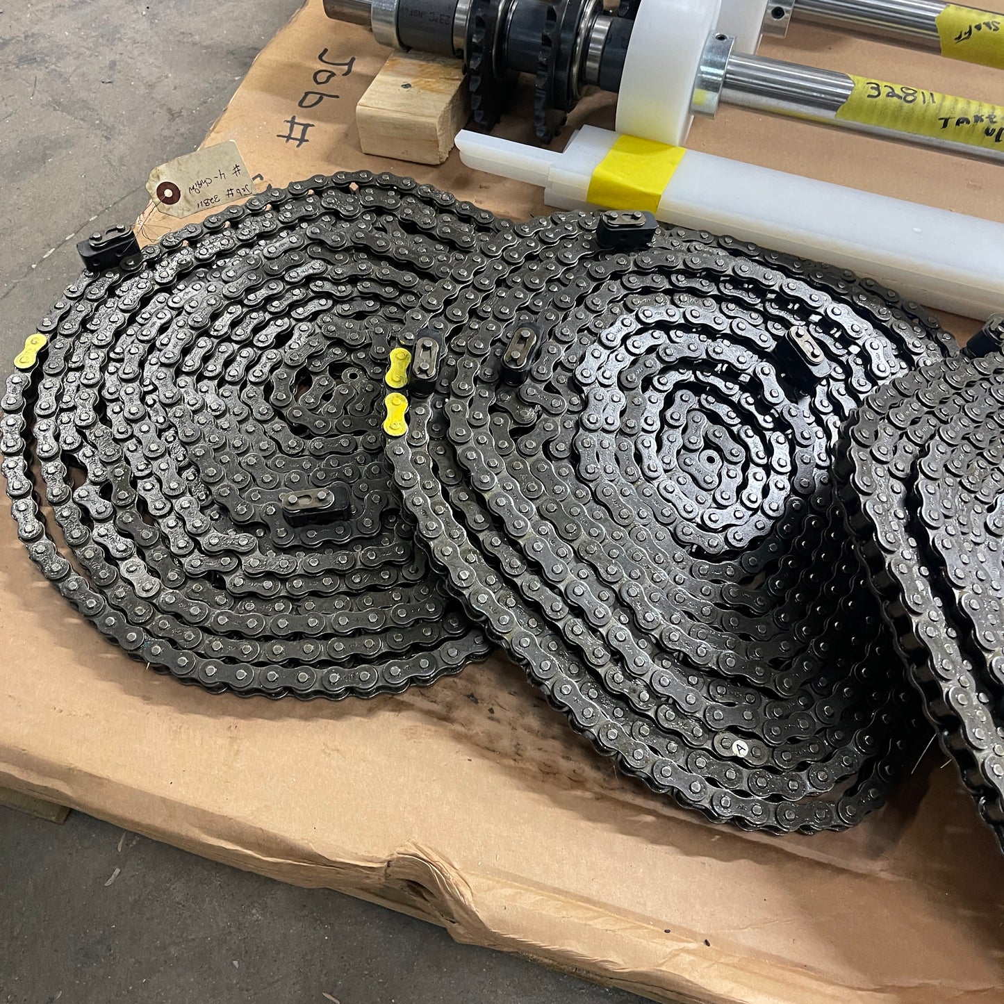 Z@ UNKNOWN Miscellaneous Conveyor Parts Chains, Bearings, Shafts 32811 (AS-IS)