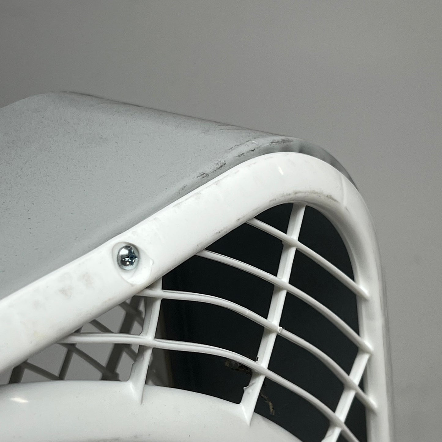 ZA@ LASKO Weather Shield Box Fan High Performance  20" Blade White (Used)
