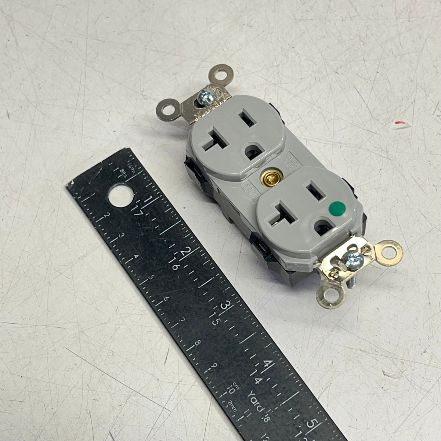 LEVITON  Lev-lok Hospital Grade Duplex Receptacle 20 Amp 125 V Grey M8300-GY