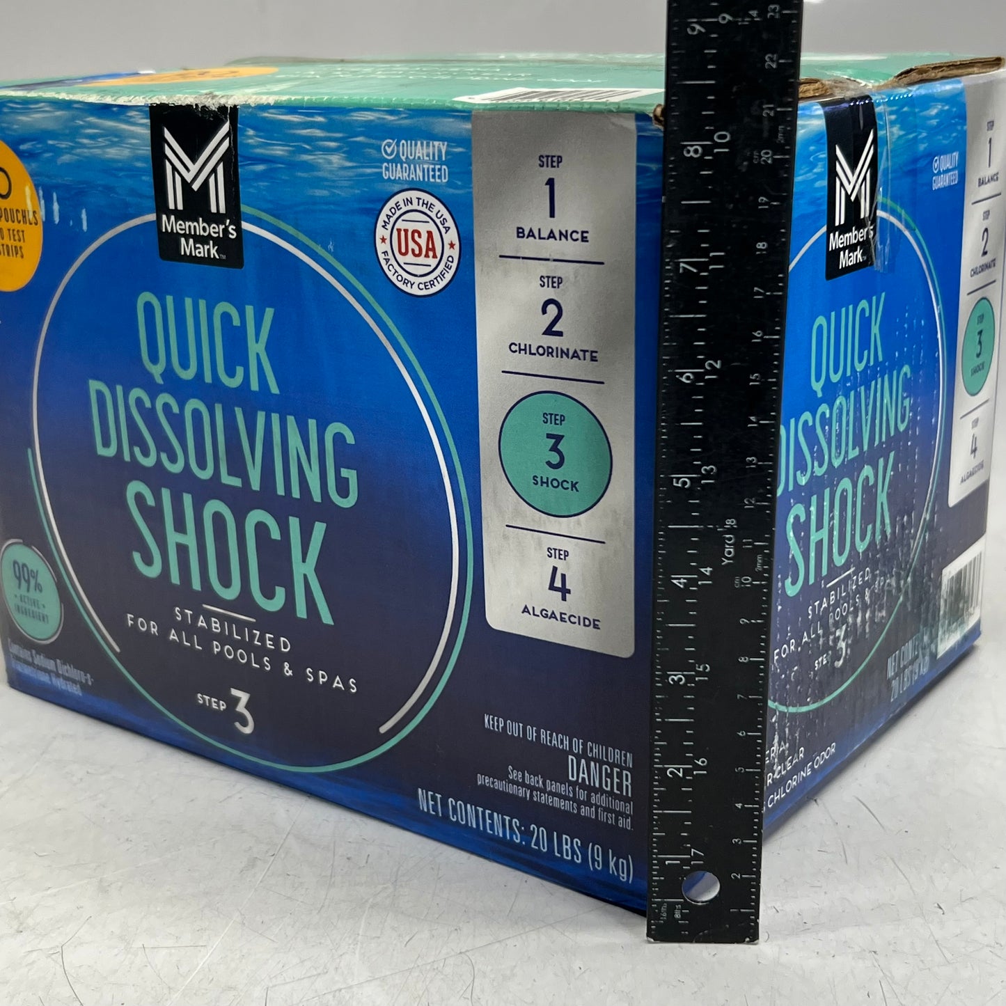 MEMBER'S MARK Quick Dissolving Shock 20lb with 10 Test Strips Blue