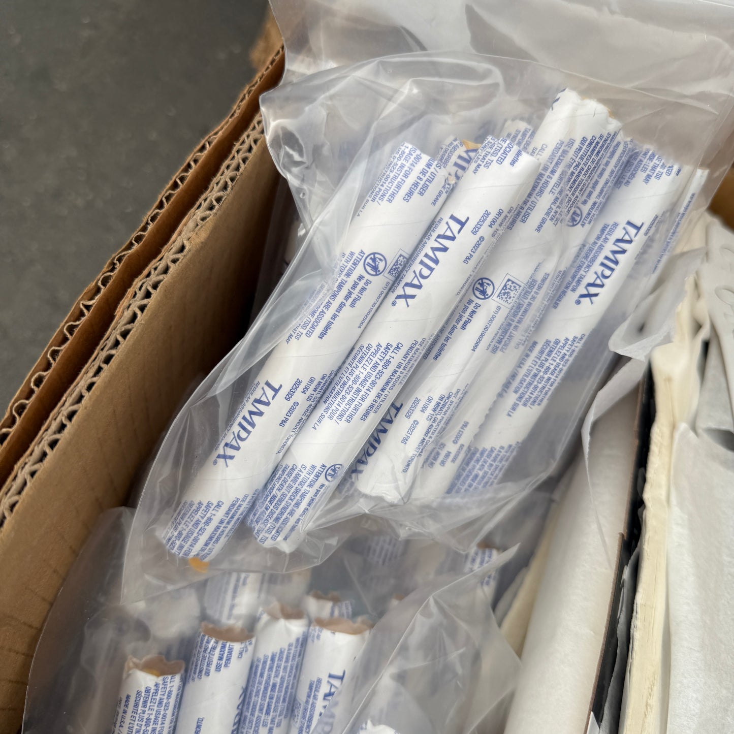 ZA@ Pallet of MIXED XL Vinyl Gloves, Mousepads, Ocean Creatures, $100 Currency Bands, Tampons, Pregnancy Tests, & MORE! (AS-IS)