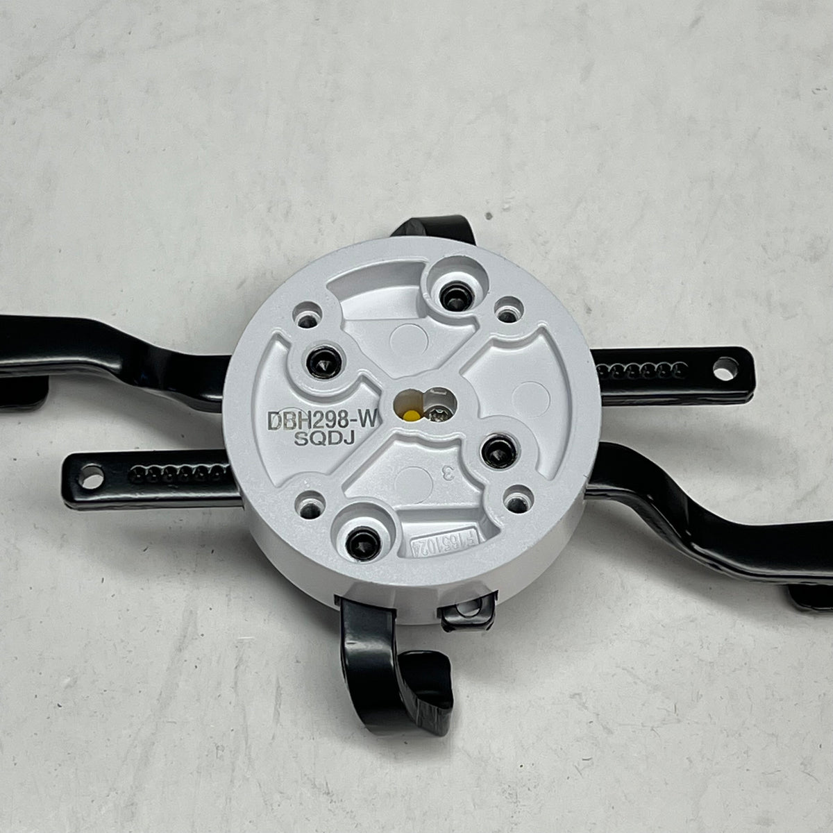 INVUE Onepod Bracket & Plate W/allen Wrench & Wipe 4.0mm 4 Way HH White DBH298-W