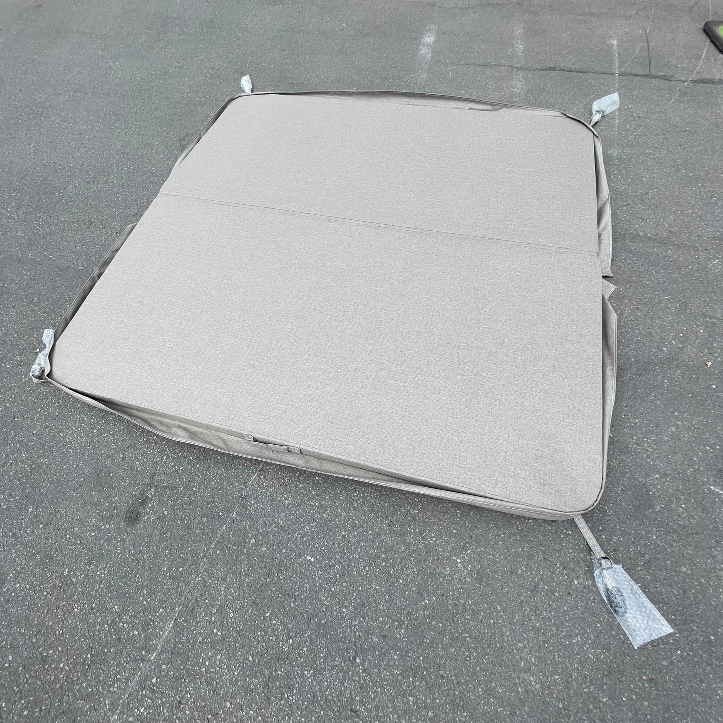 ZA@ Pallet of WATKINS Spa Cover 84”x84” 1932091E-305 (AS-IS)