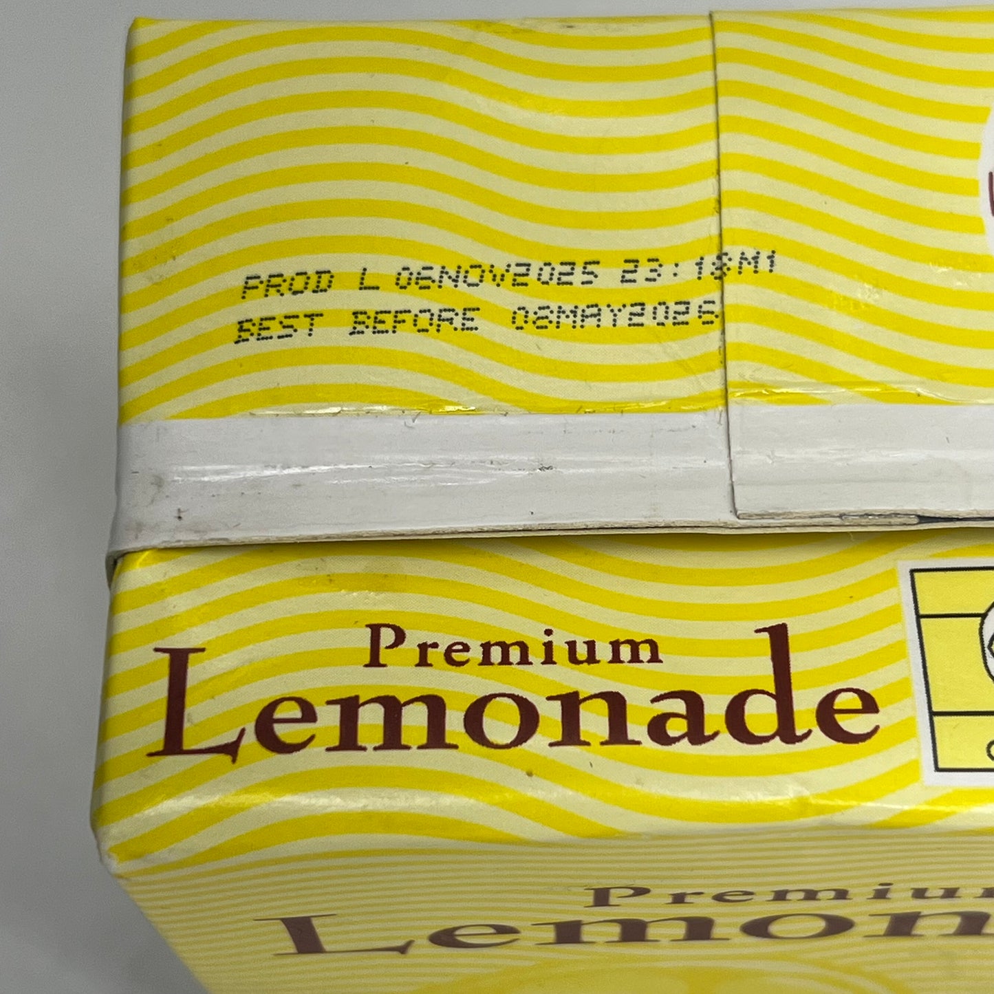 ZA@ STARBUCKS (3 PACK) Premium Lemonade Beverage 48 fl oz per Carton BB 05/26 (As-Is)