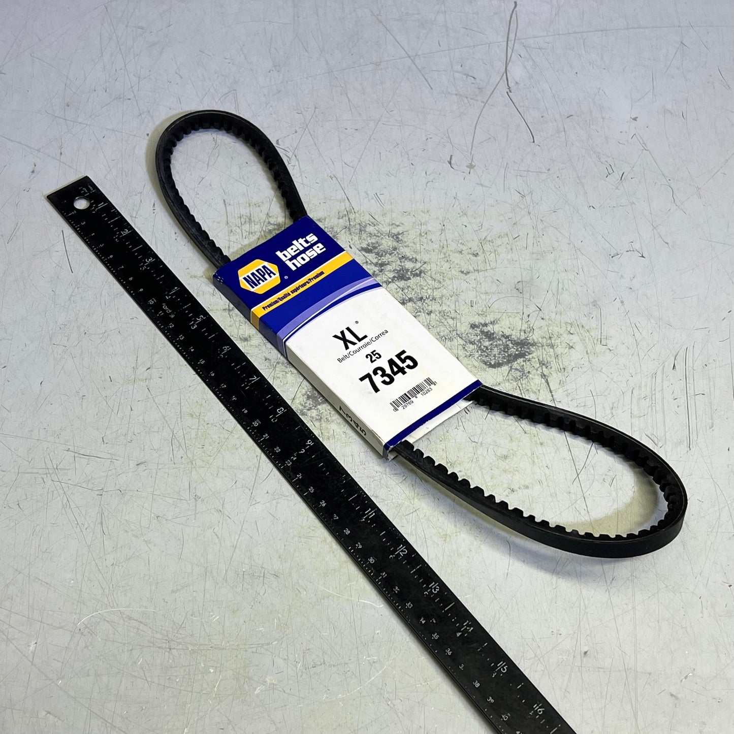 NAPA OE Quality XL V-Belt For Audi, BMW, GMC & More 7/16" x 35-3/8 Black 257345