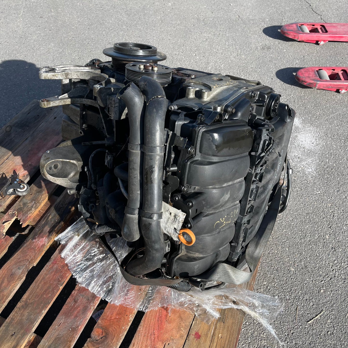 ZA@ Pallet of MIXED Engine Assembly for Volkswagen(?) (AS-IS)