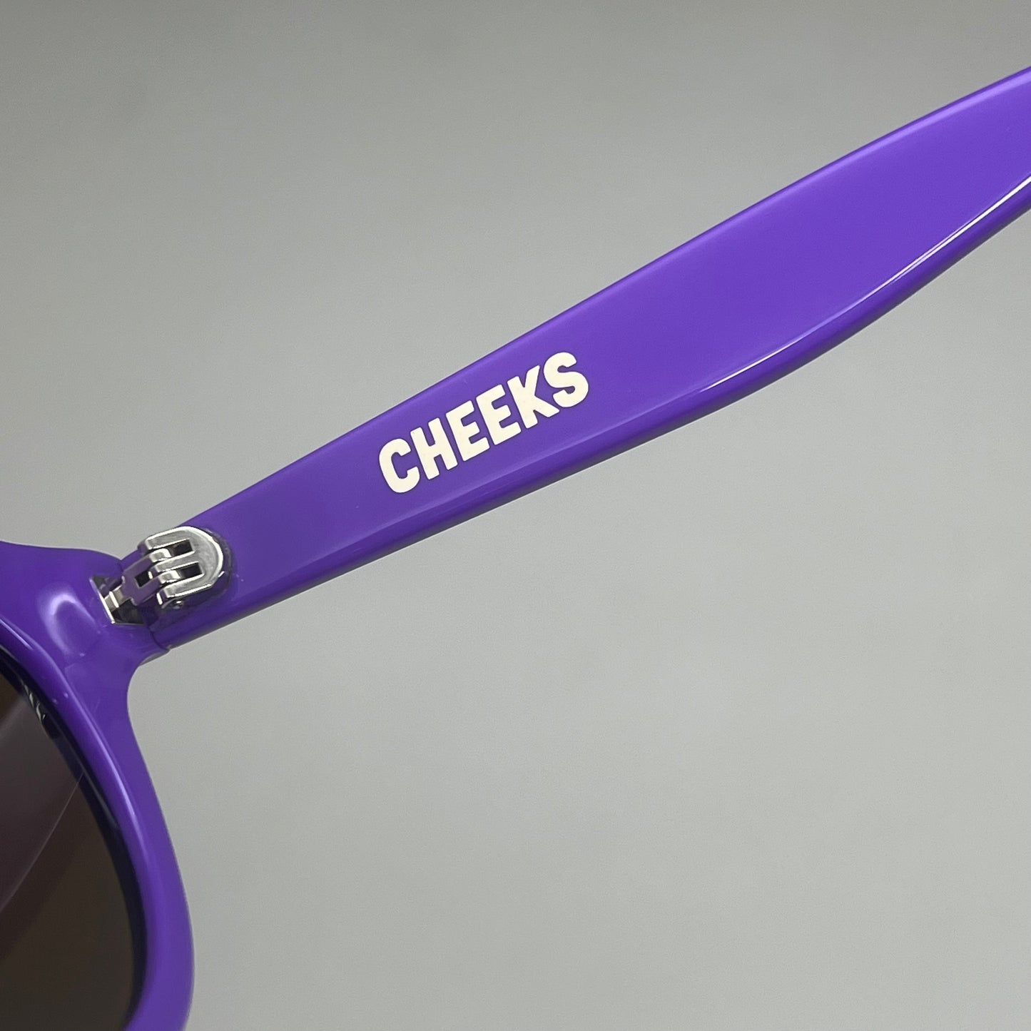 FRIDA MAE CHEEK Clemente Round Polarized Lens Sunglasses Purple SUN-ROUND-PUR