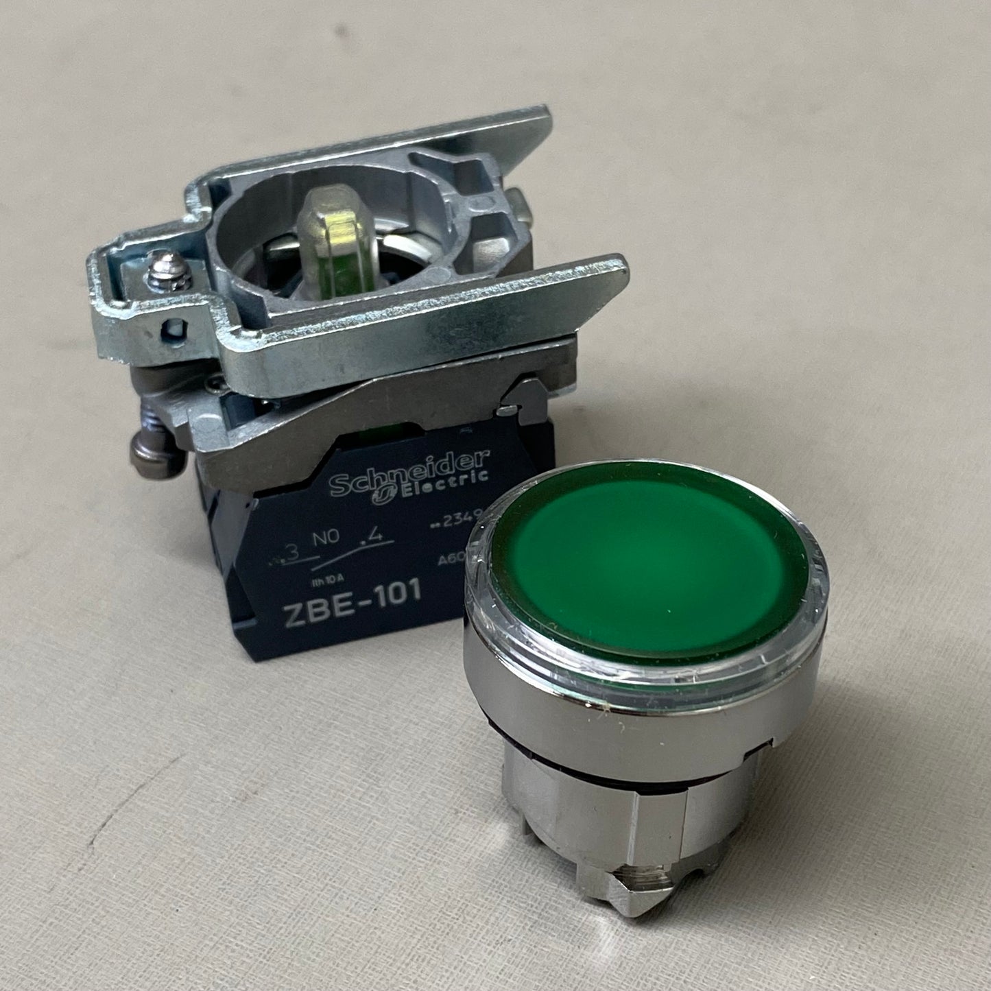 SCHNEIDER ELECTRIC Illuminated Push Metal Universal LED Button 22MM Green XB4BW33G5