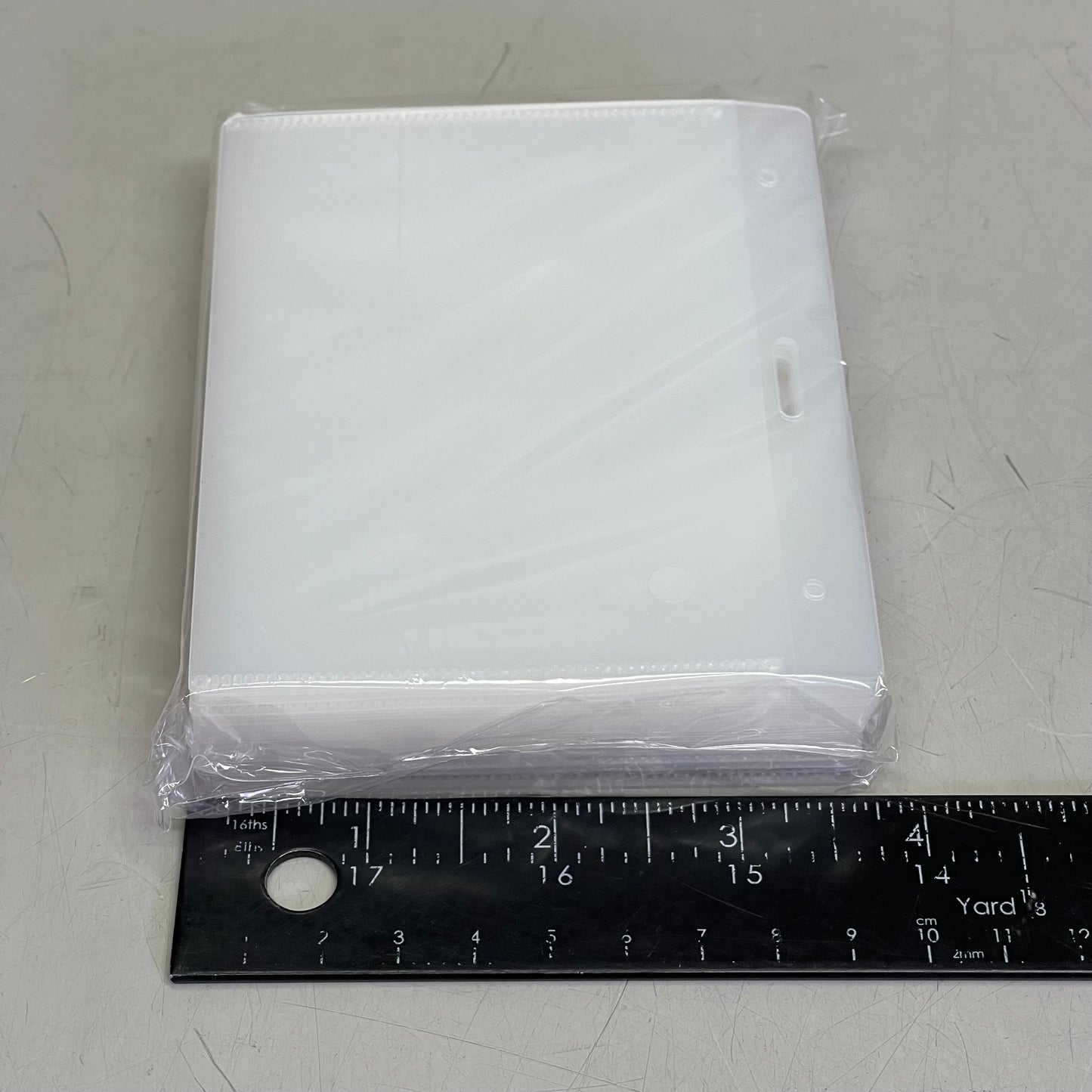 UNIVERSAL (100 PACK) Lanyard Style Badge Holders 3"x4" Cards Clear UNV56005