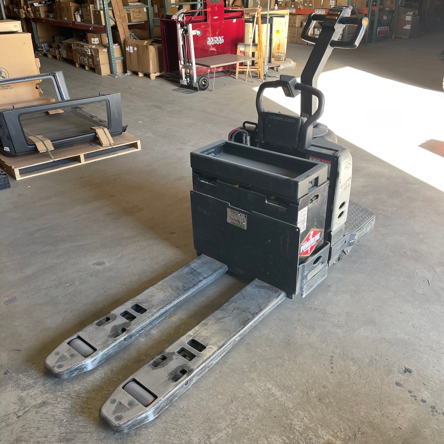 Z@ CROWN End Control Electric Pallet Jack PE 4500 Black & Grey (Used, Working)
