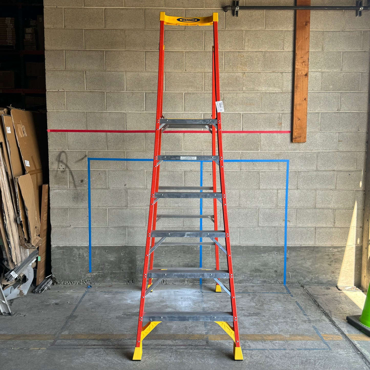 WERNER Podium Ladder Maximum Reach of 12 ft Model: PD6206