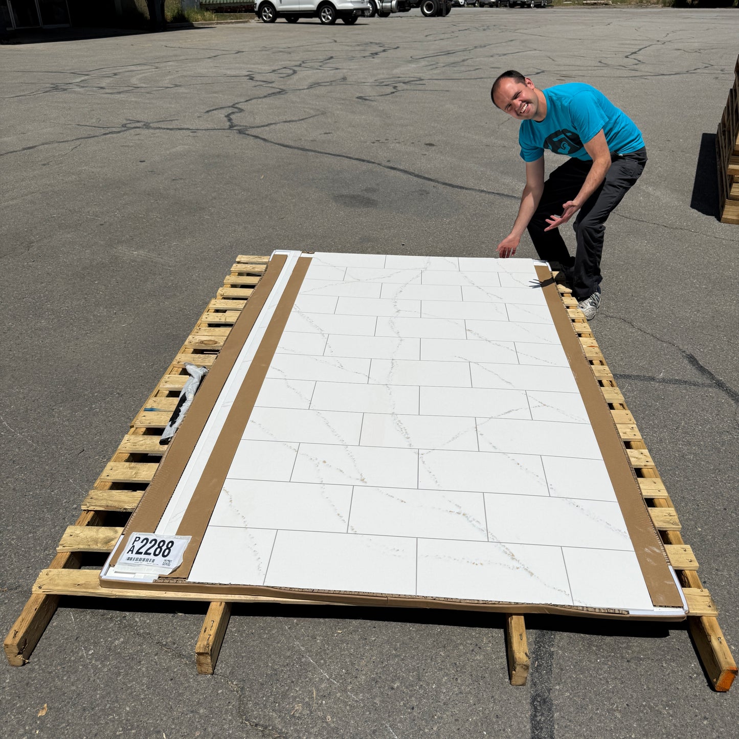 ZA@ Pallet of SAM MÜELLER Belair Solid Surface 2-Sided Shower Wall Kit (AS-IS)
