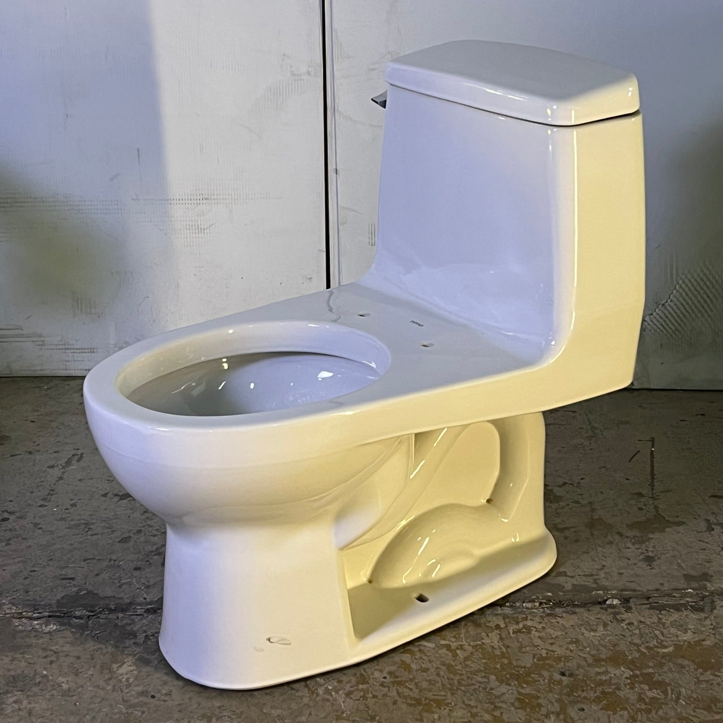 TOTO Ultimate 1 Piece Round Toilet Gravity Flush System 1.6 GPF Cotton MS853113