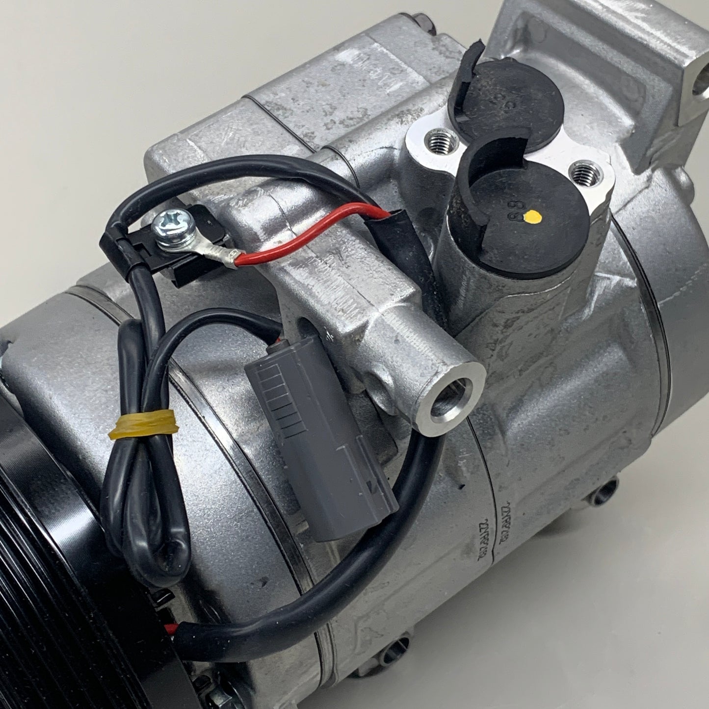 DENSO R-134A A/C Compressor With Clutch 06923 471-6074