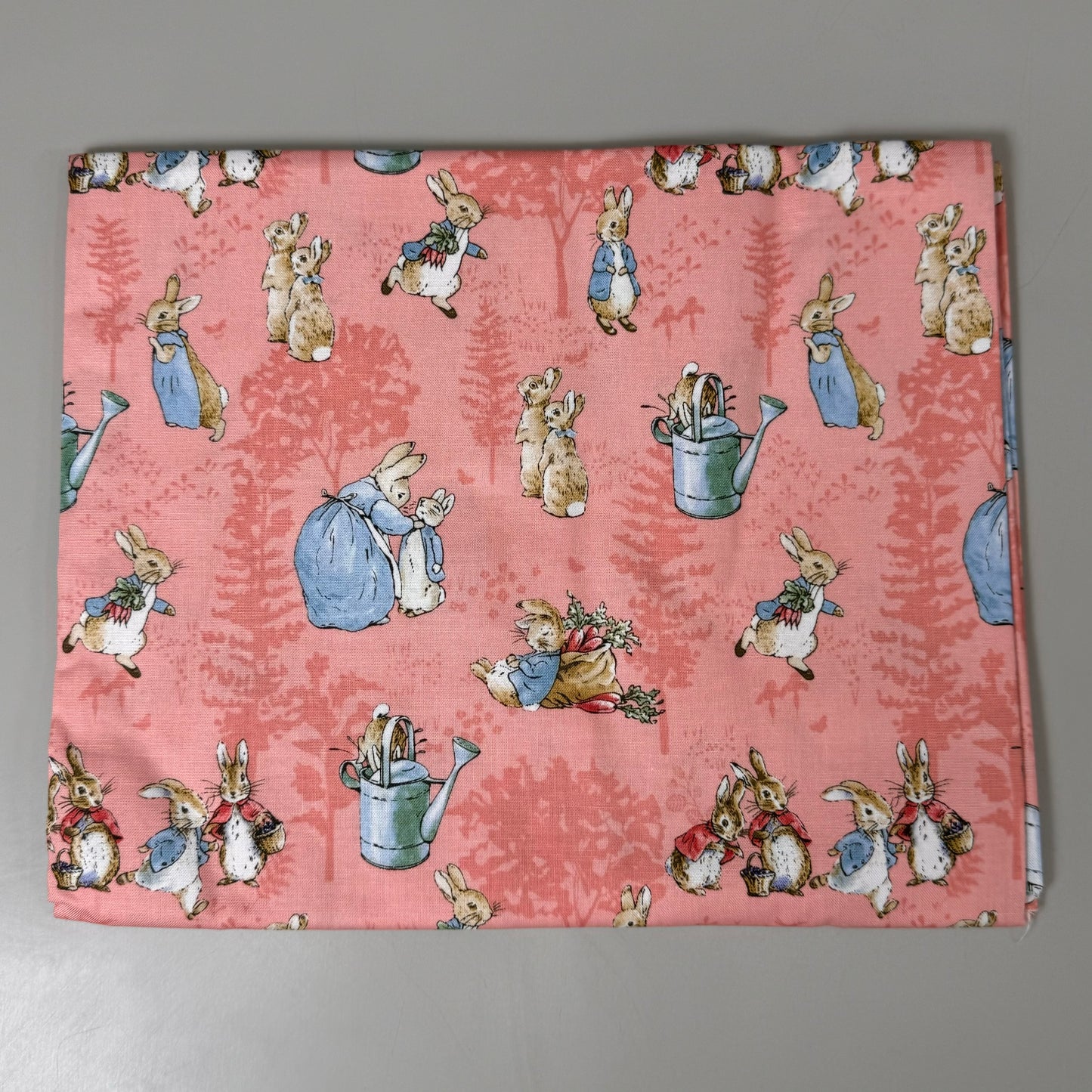 RILEY BLAKE DESIGN The Tale of Peter Rabbit Fabric 6 Cuts of 1 Yd Peachy Pink 1Yd14700B