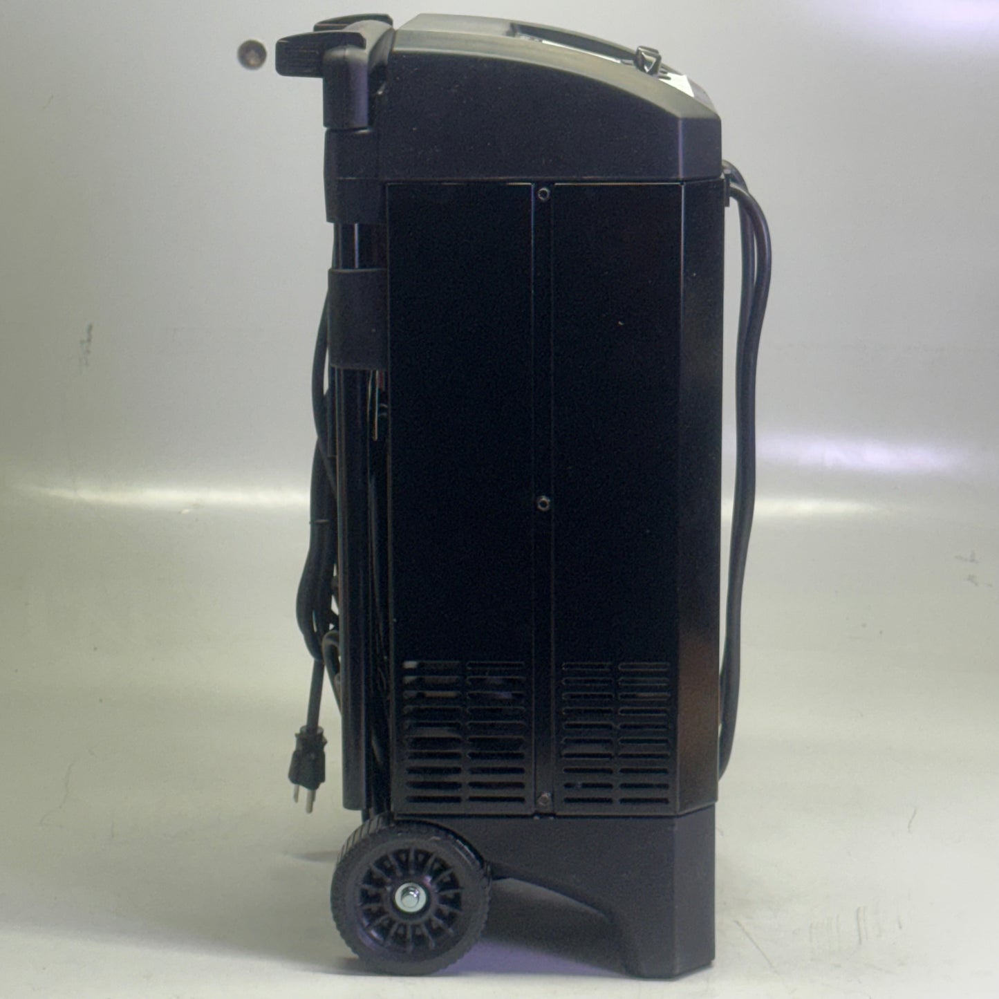 SCHUMACHER Electric Wheeled Manual 10A Car Battery Charger and 200A Engine Starter SC1633