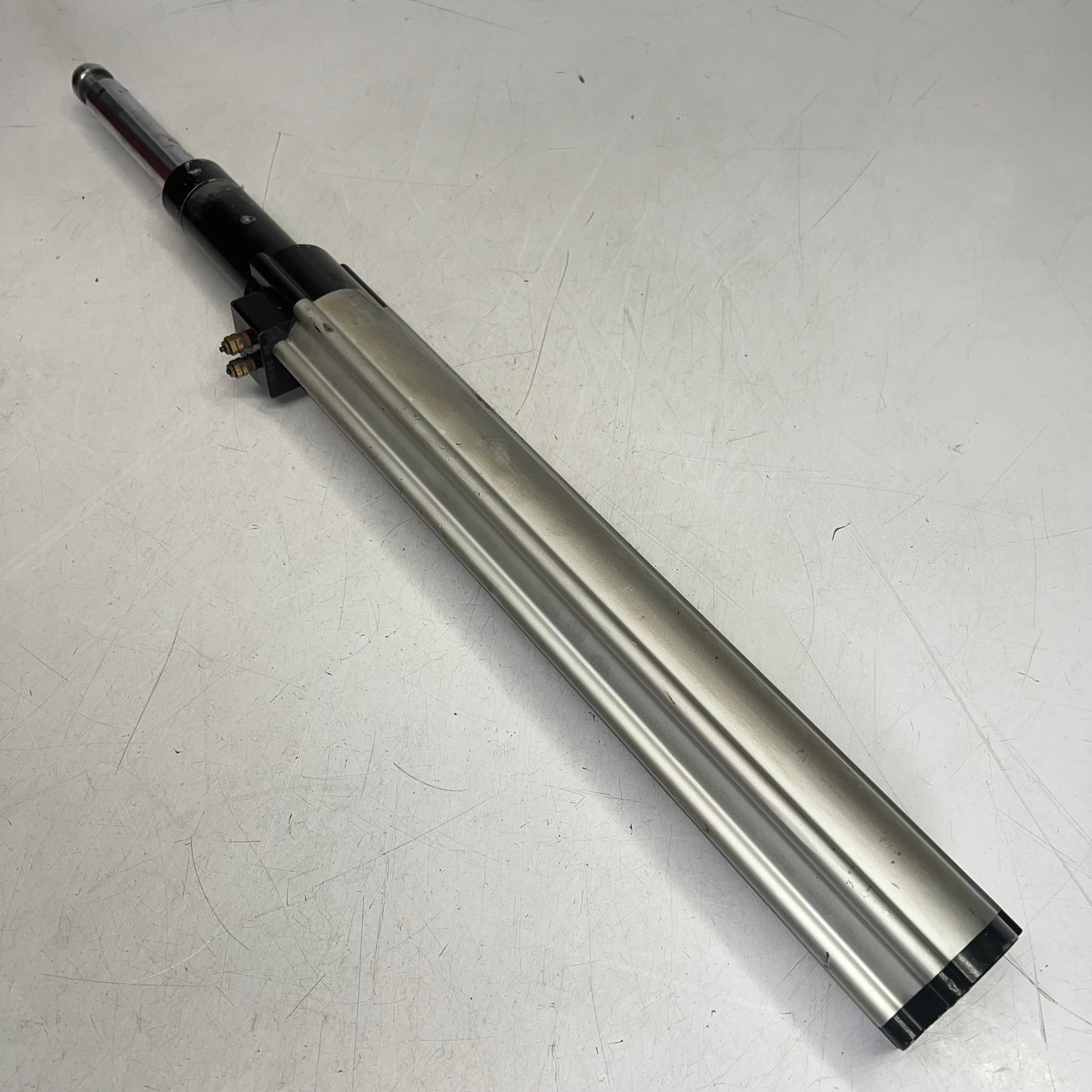 COATS Robo-arm Cylinder Assembly For 70x, 80x, 7065ax, 7060ex 8560888401 (Used)