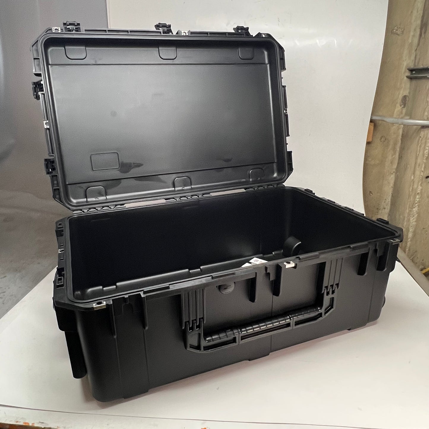 SKB I Series Case Ultra High Strength Heavy Duty Handles 33x22x12.75" 301|9-12
