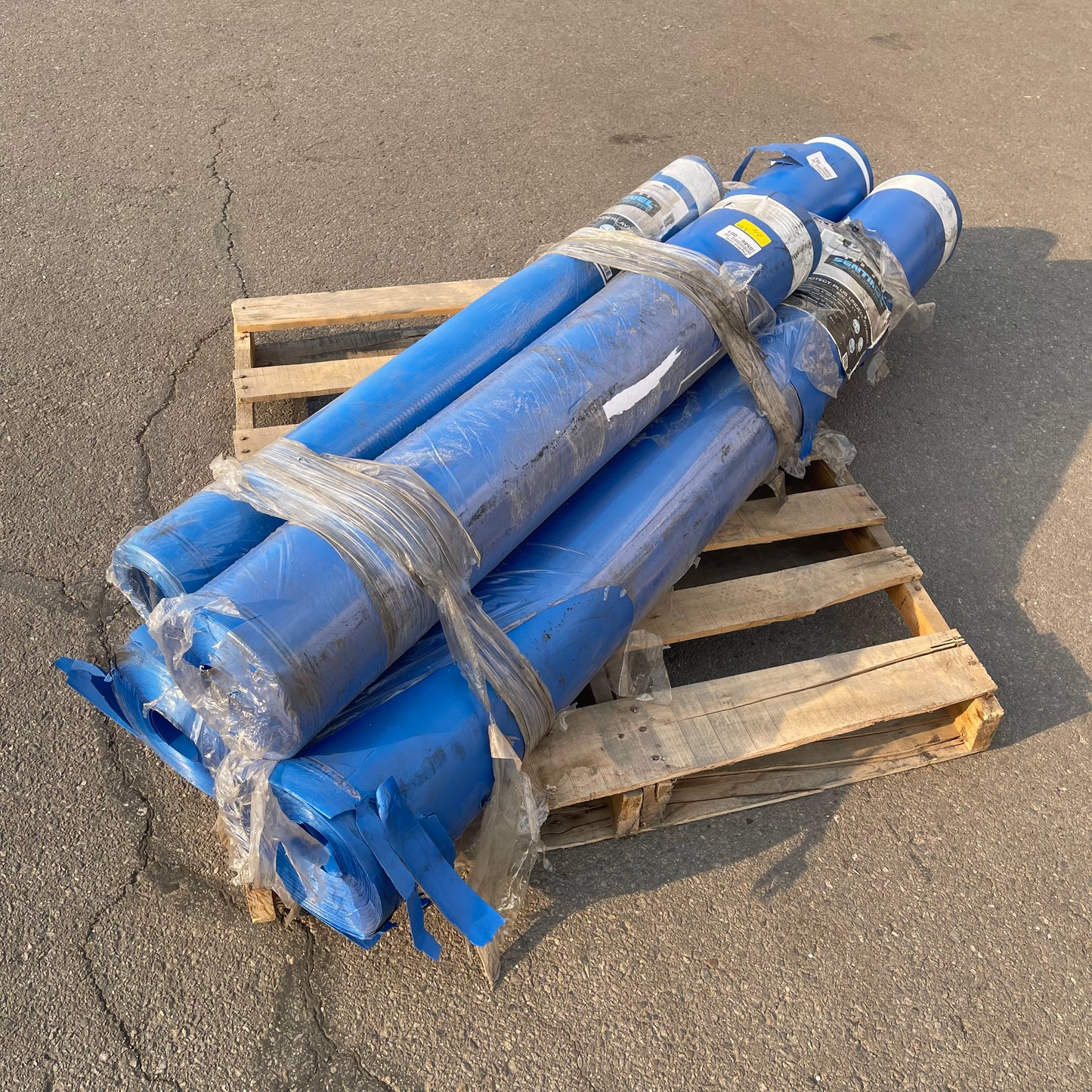 ZA@ Pallet of SENTINEL Protect Plus Underlayment Rolls, 2 rolls 600’, 1 roll 300’, 1 roll 100’ (AS-IS)