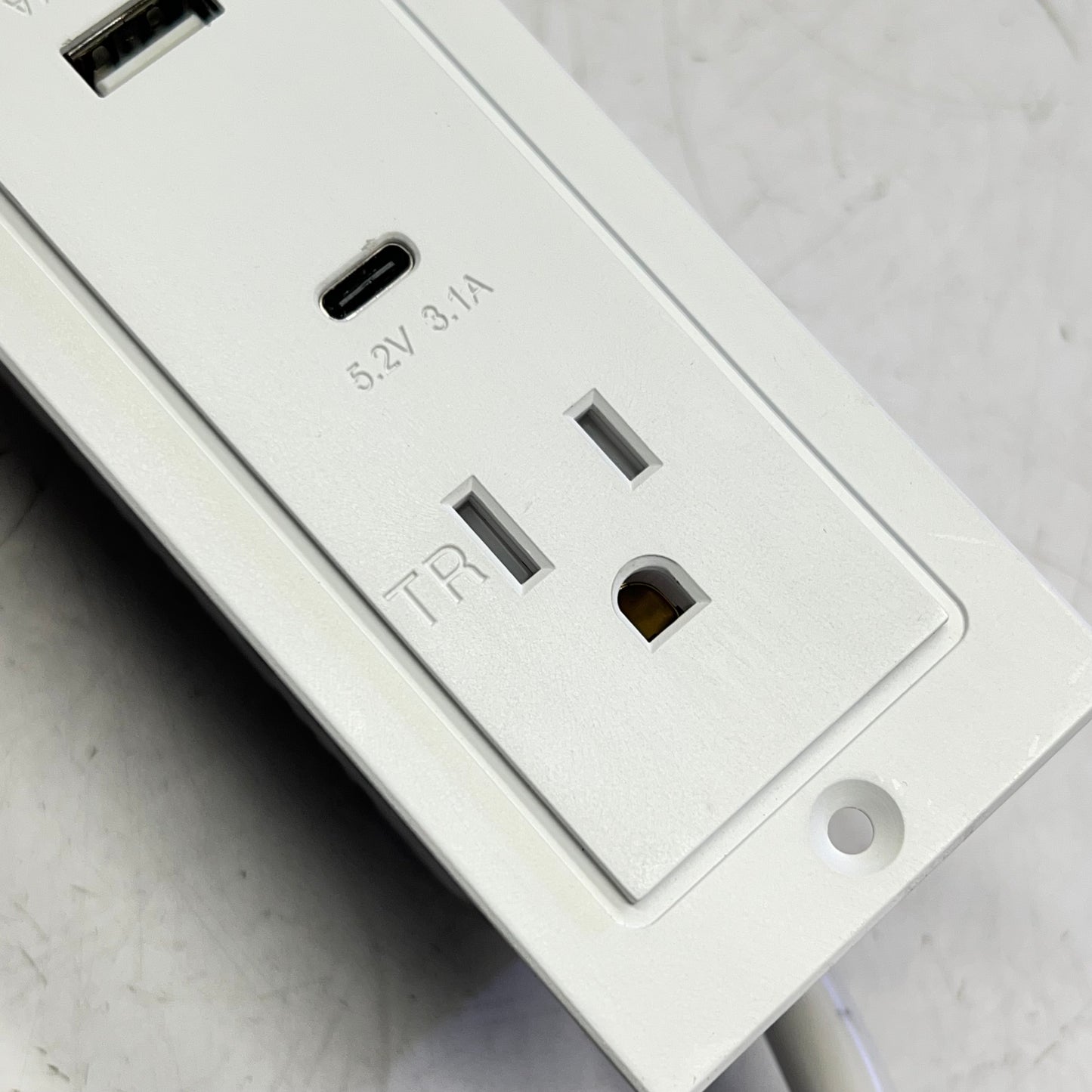 DEKKO Furnlite Recessed Power 2 Outlet w/ USB-A & USB-C 10’ Cord White FC-760