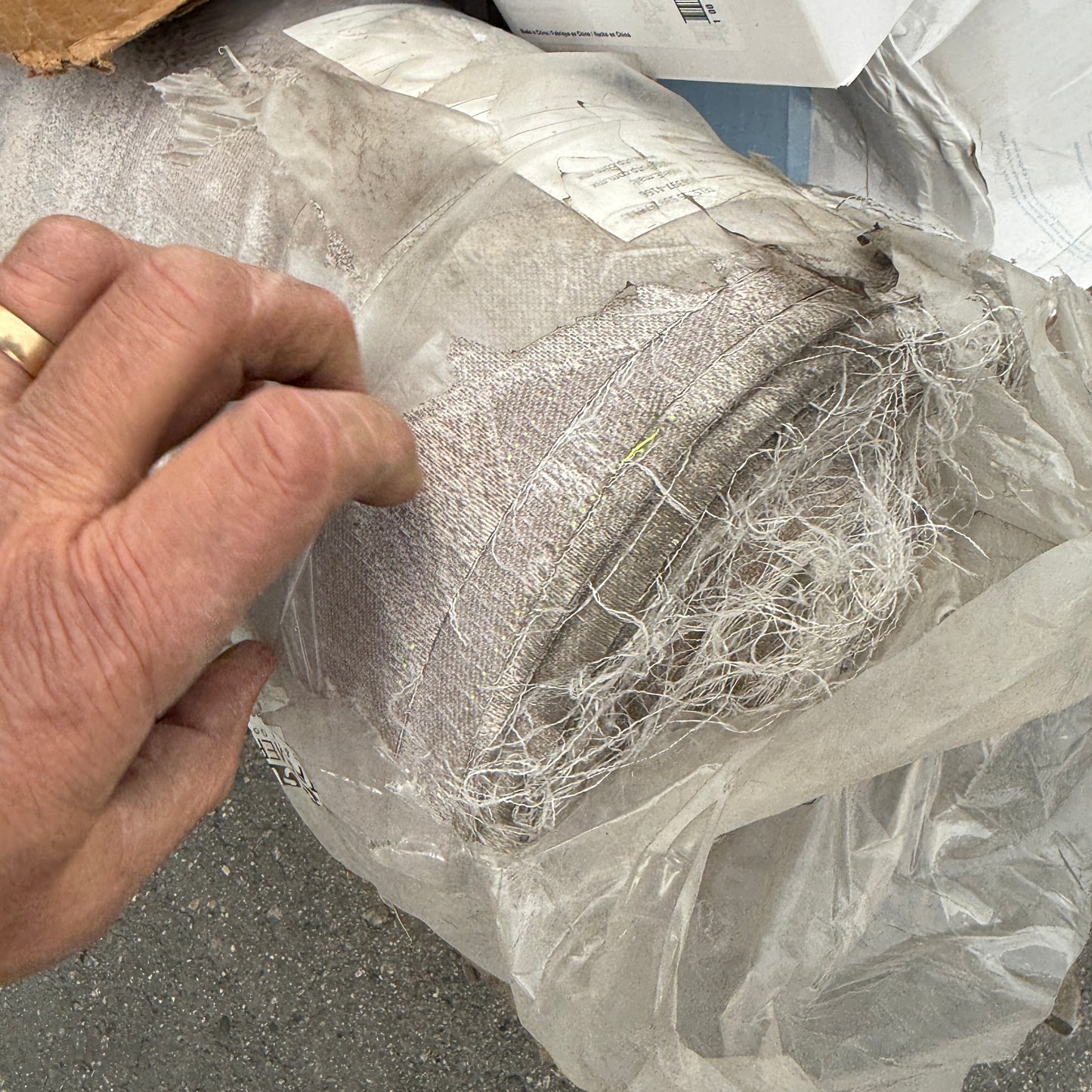 ZA@ Pallet of Large Fabric Roll, Dental Tips, Jug, USB Cables, Peanut Butter,TAKIS, & BOOST (all past Date) (AS-IS)