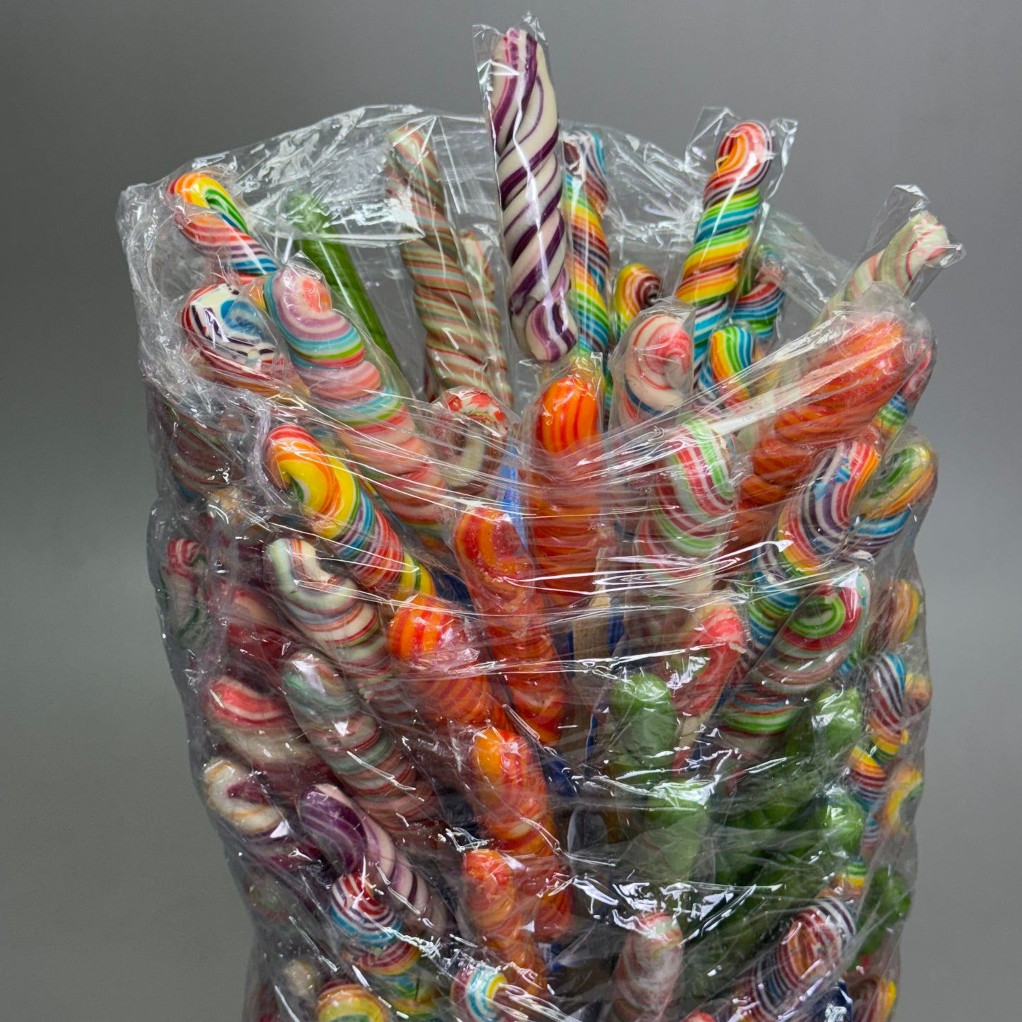 COCCO CANDY (100 PACK) Finger Lollipop w/ Stand 30gr Spiral Sucker BB 08/25