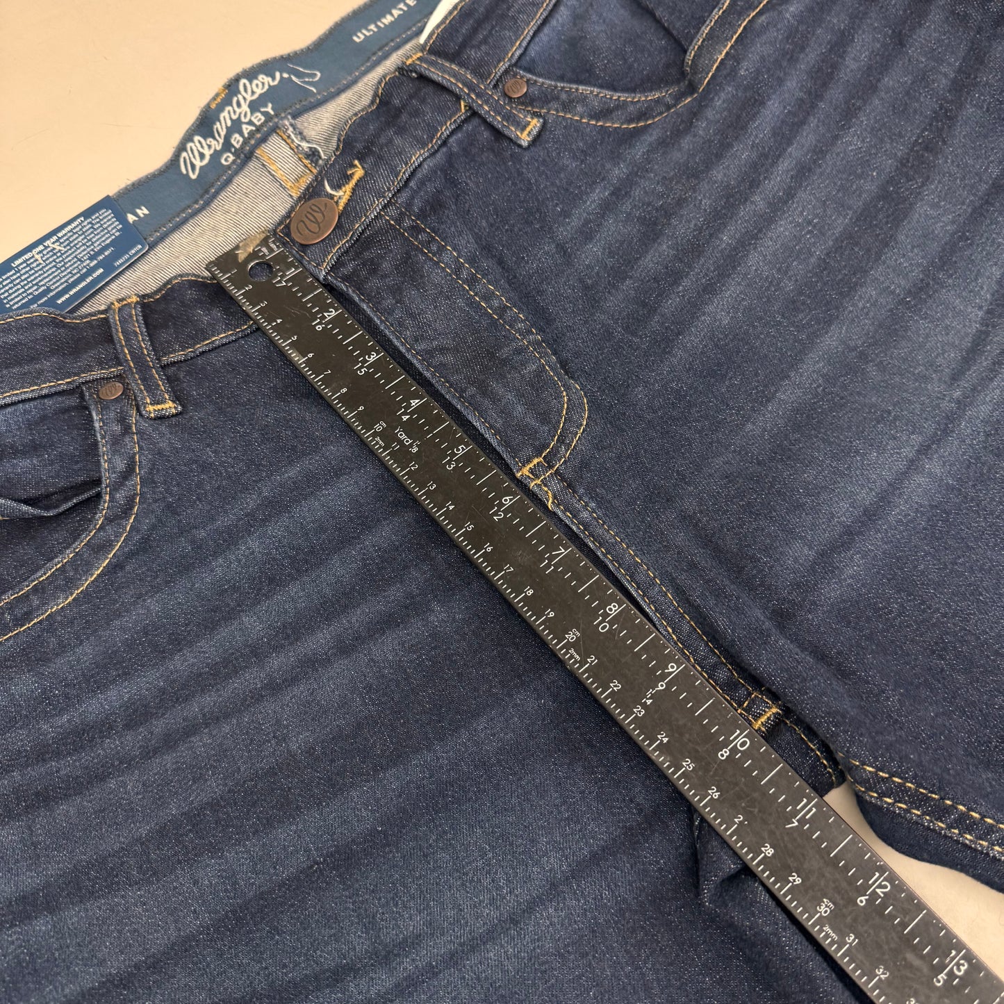 WRANGLER The Ulitmate Riding Jean Q-Baby Mid-Rise 31/11 x 36 Avery 10WRQ20VA