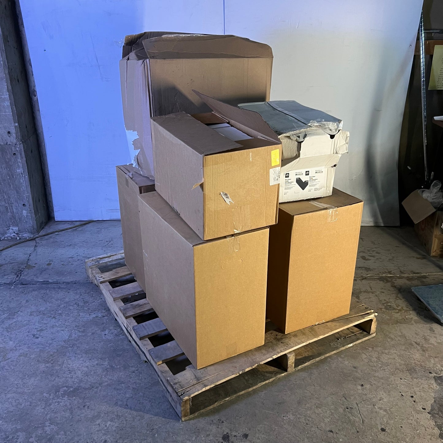 ZA@ Pallet of MIXED TRANQUILITY Disposable Briefs Sz L/XL, Dust Sheet, Air Filters19X23X1 - 12X12X2 (AS-IS)