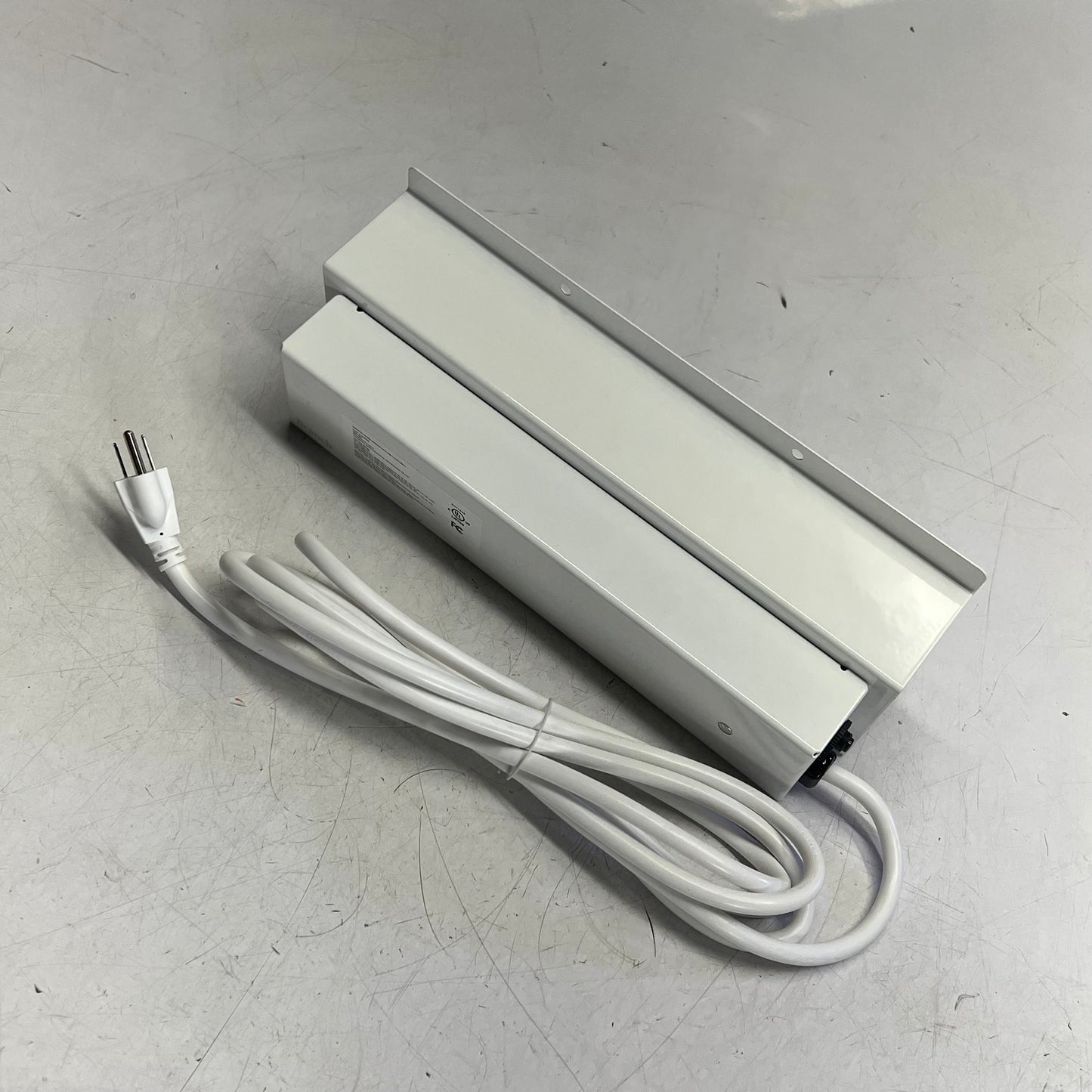 BRANCH In-Desk Power Outlets & Usb Powder Coated Steel  120V  13-11-00-00