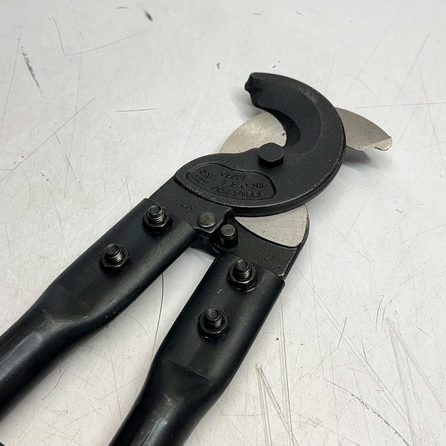 KLEIN TOOLS Standard Cable Cutter Lightweight Efficient 25" Black/Orange 63041