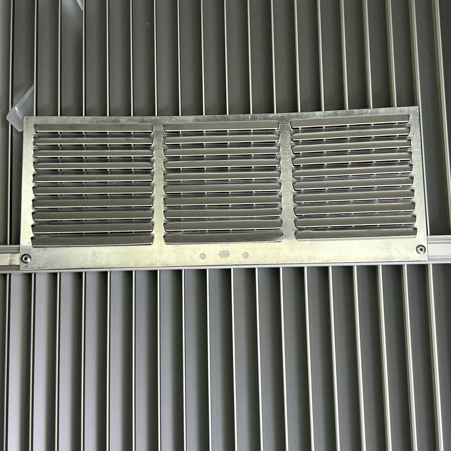 INFINITI Universal Extruded Architectural Grille Sz 41.5" L X 16" H 1119356