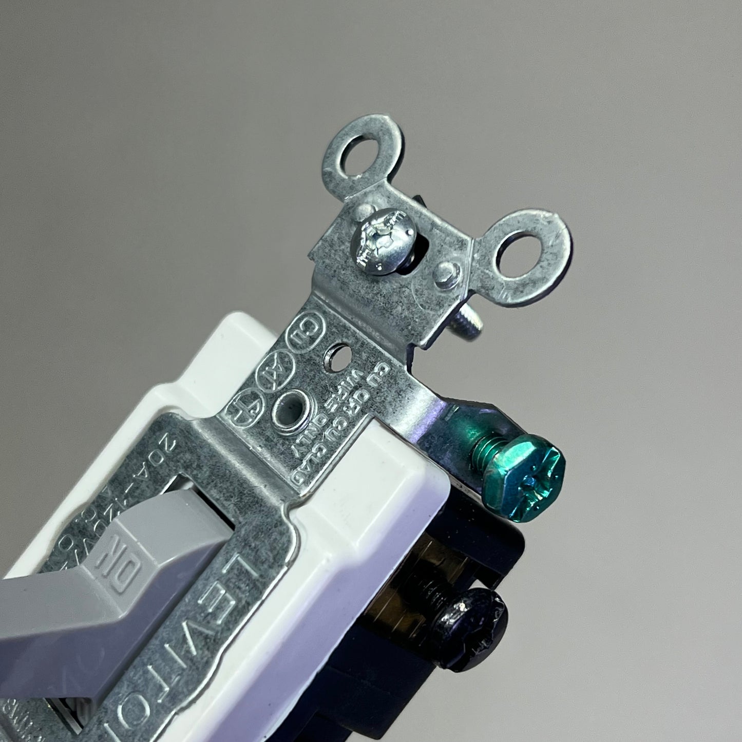 LEVITON (2 PACK) Toggle Switch Double Pole 20 Amp White/Silver CS220-2GY